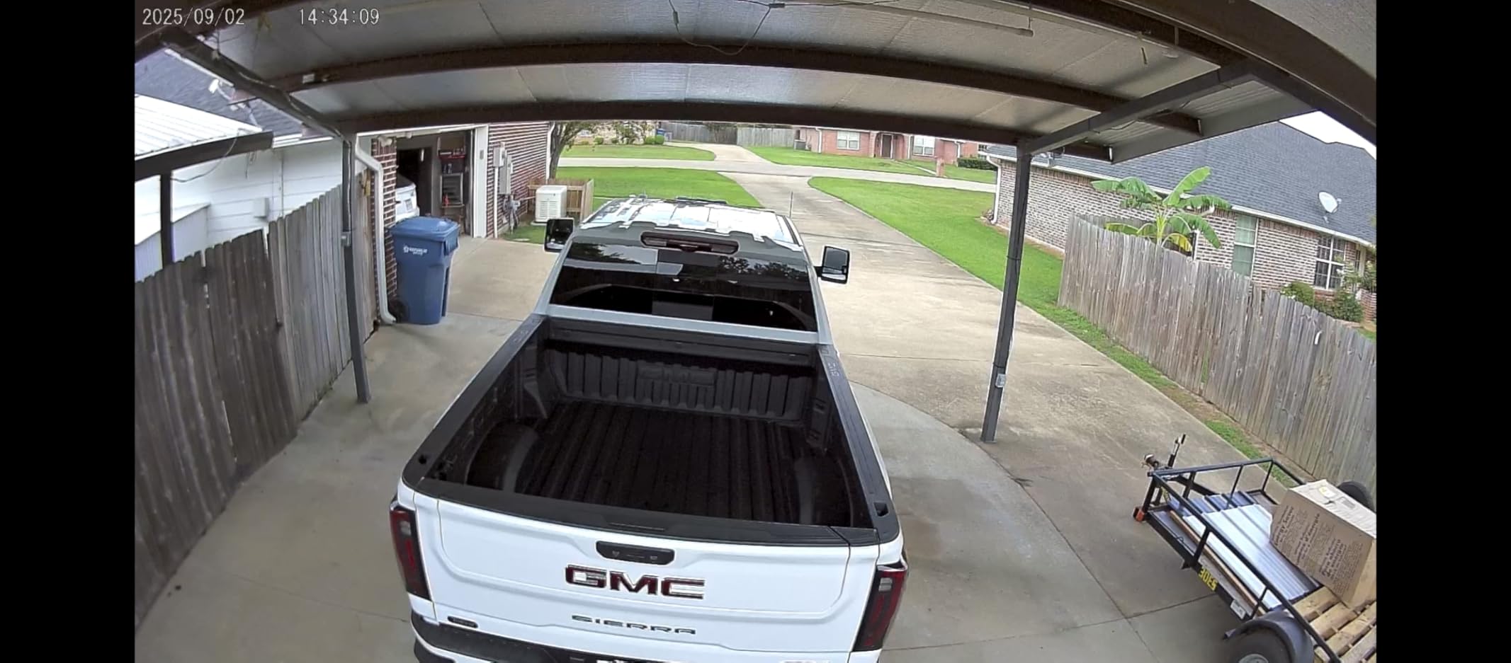 Rough Country Hard Flip-Up Truck Bed Tonneau Cover for Chevy Silverado & GMC Sierra 2500HD/3500HD (2020-2025) - Aluminum Tri-Fold Bed Cover, Fits 6'9 (82.2