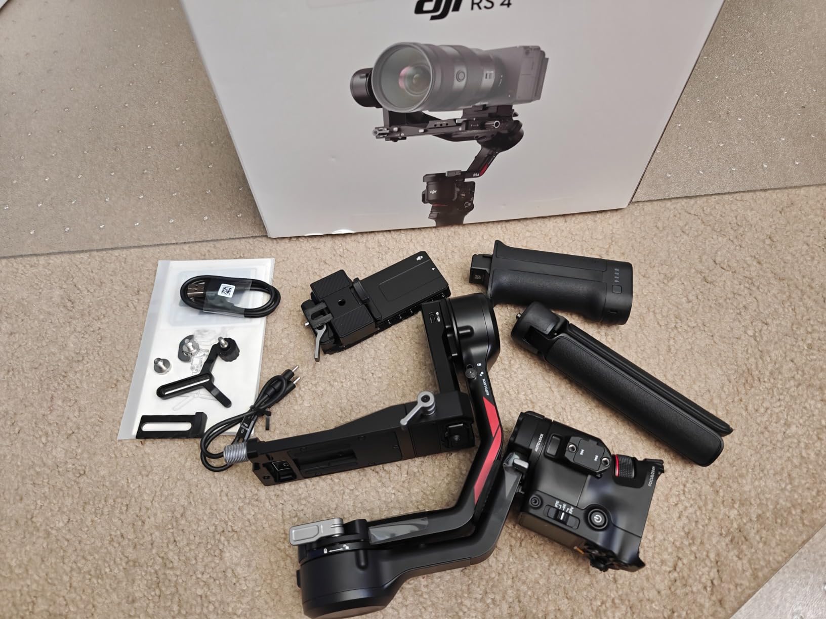 DJI RS 4, Gimbal Stabilizer for Camera, Canon/Sony/Nikon/Fujifilm | 2nd-Gen Native Vertical Shooting, 2-Mode Switch Joystick, Teflon Axis Arms, 3kg Payload customer photo 1