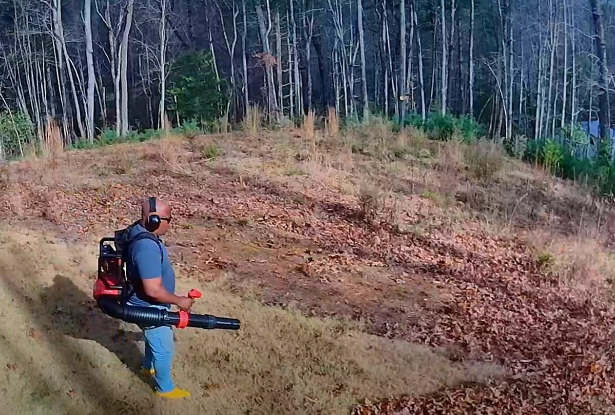 Milwaukee Electric - M18 FUELTRADE Dual Battery Backpack Blower customer photo 2