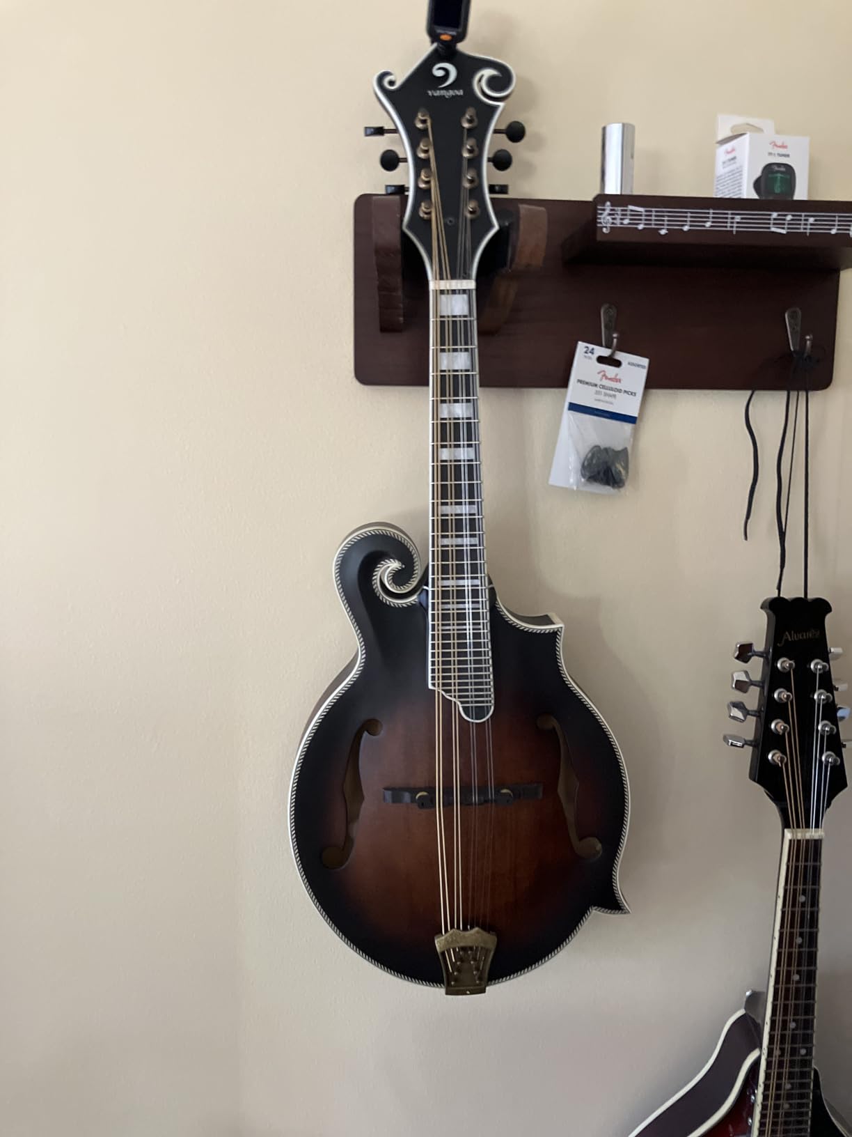 Vangoa F-Style Mandolins Instrument, Solid Spruce and Maple, 29-Fret, Ebony Fingerboard customer photo 1