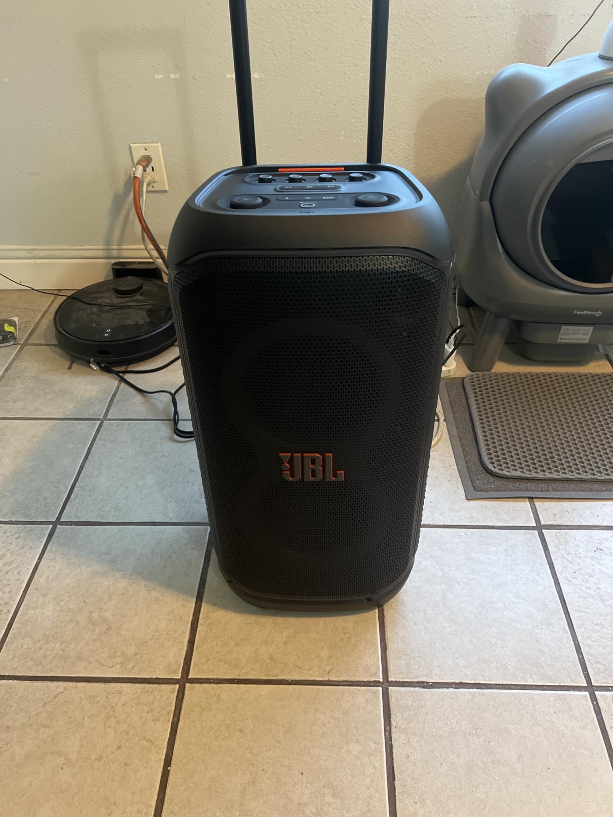JBL PartyBox Stage 320 - Portable Party Speaker with Telescopic Handle & Wide, Sturdy Wheels, Powerful JBL Pro Sound, Futuristic lightshow, Up to 18 Hours of Play time, Splash Proof (Black) customer photo 1