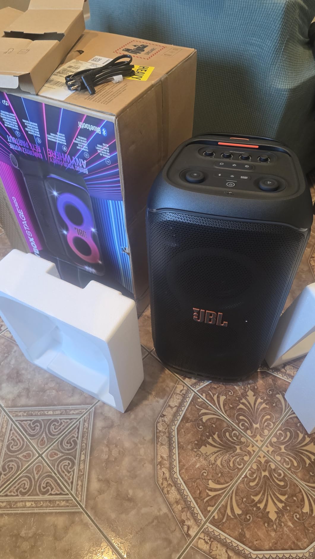 JBL PartyBox Stage 320 - Portable Party Speaker with Telescopic Handle & Wide, Sturdy Wheels, Powerful JBL Pro Sound, Futuristic lightshow, Up to 18 Hours of Play time, Splash Proof (Black) customer photo 2
