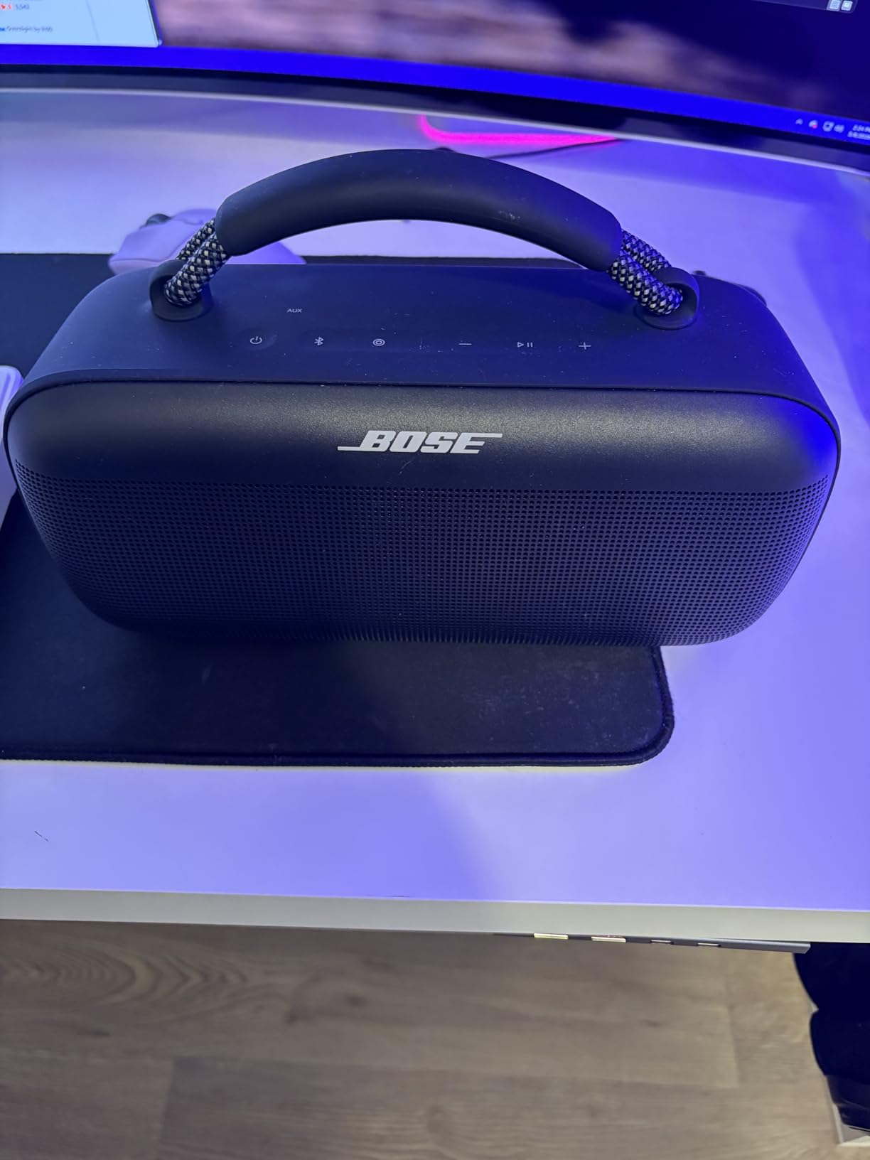 Bose SoundLink Max Bluetooth Speaker - Portable Wireless Party Speaker, IP67 Waterproof, Rope Handle, Up to 20 Hours of Playtime, Black customer photo 1