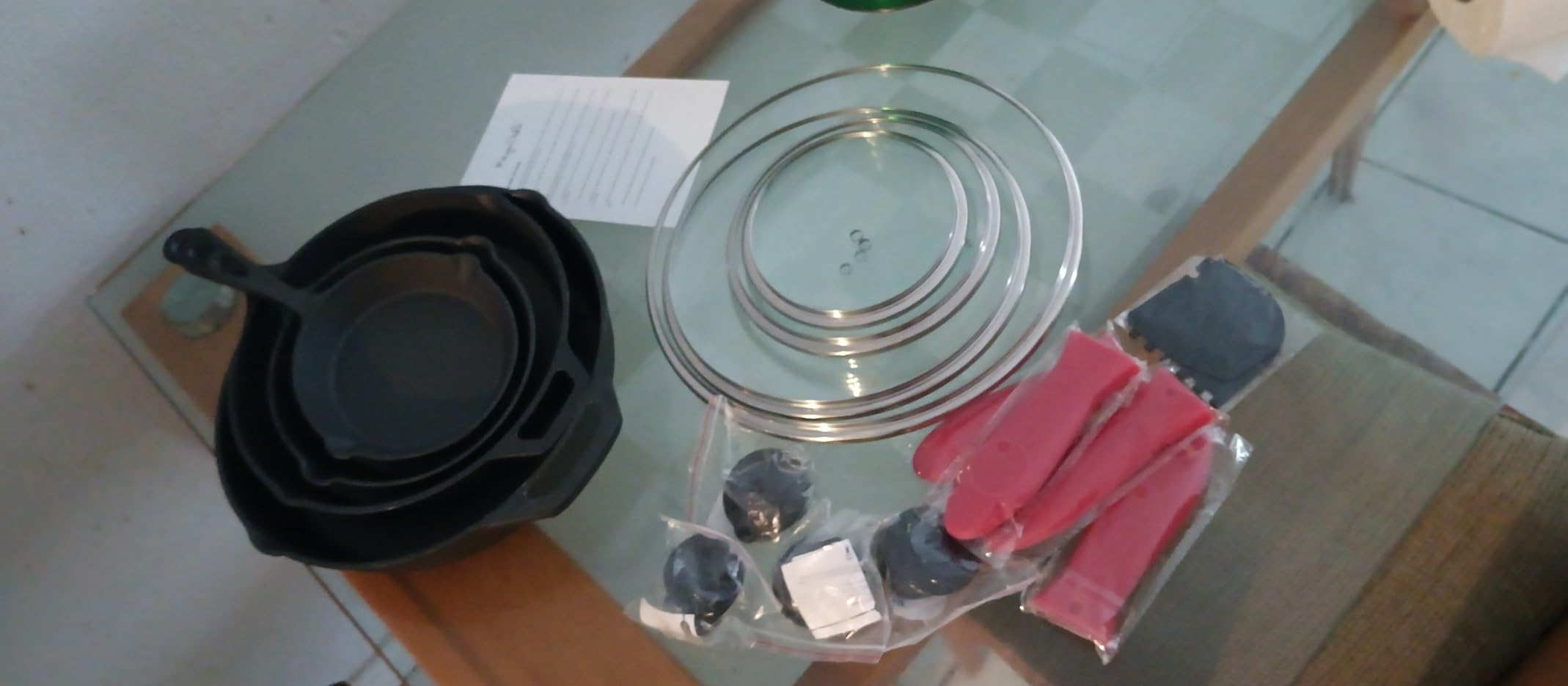 MegaChef 13 Piece Pre-Seasoned Cast Iron Skillet Set with Temperd Glass Lids and Silicone Holders customer photo 1