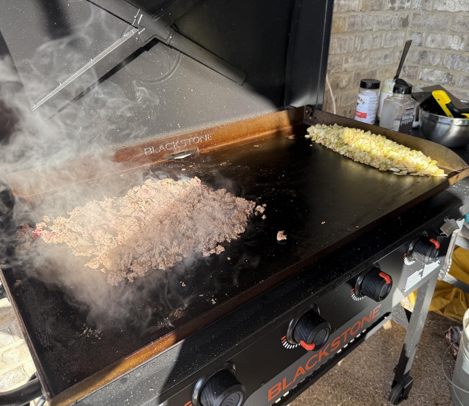 Blackstone Original Portable Griddle with Built-in Hood, 36 Inch, 4 Burner Propane Griddle, Extendable Side Shelf customer photo 1