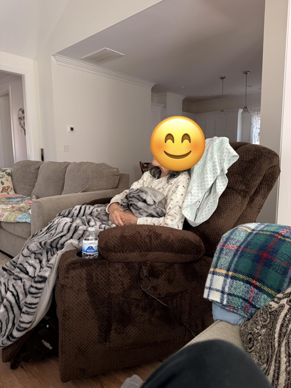 MCombo Oversized Power Lift Recliner Chair for Elderly, Dual Motor Lift Chair with Heat and Massage, Lay Flat Lift Chair for Big and Tall, Cup Holders, Fabric R7891 (Dark Gray, Large-Wide) customer photo 2