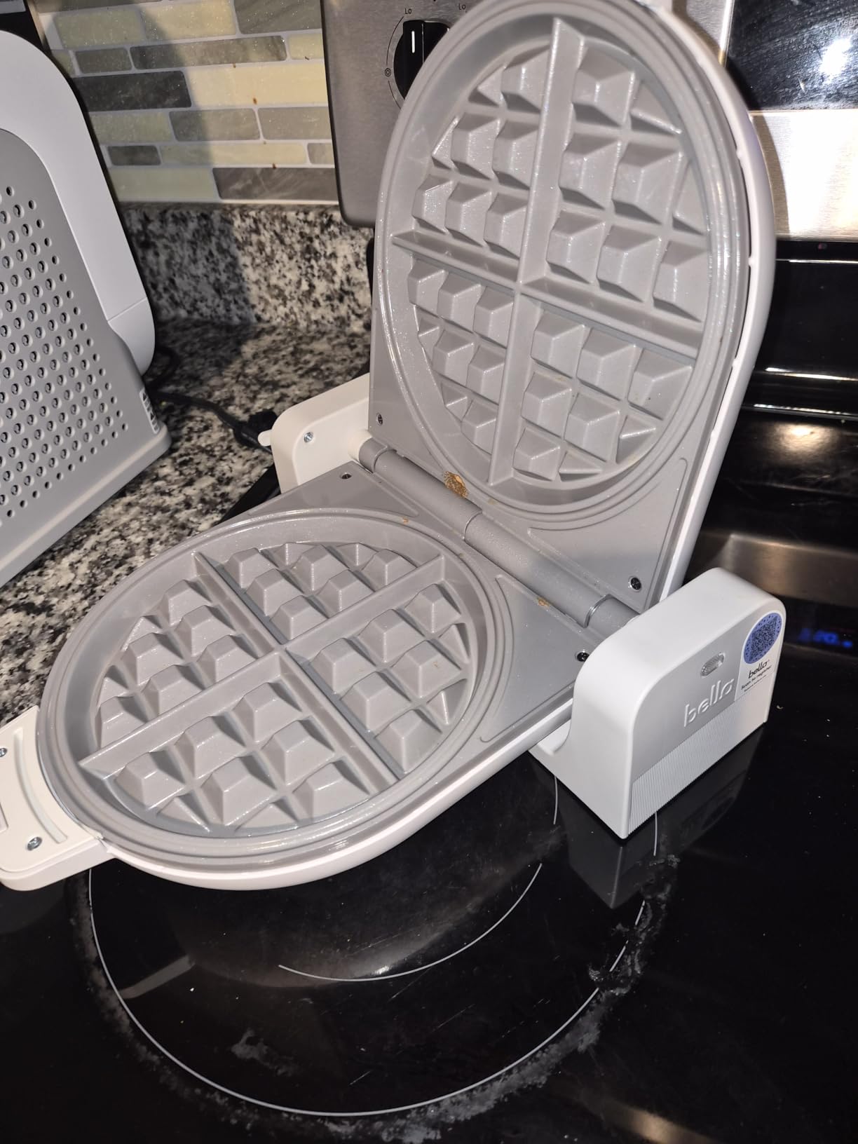 bella Fits-Anywhere Flip-n-Store Non-Toxic, Belgian Waffle Maker, Oatmilk customer photo 1
