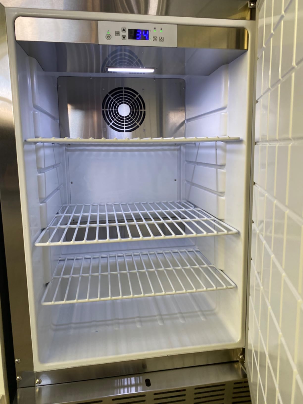 21 Inch Outdoor Refrigerator, Weather Proof Stainless Steel Beverage Beer Cooler Under Counter Fridge, Indoor/Outdoor Refrigerator with 3 Shelves for Patio Kitchen and Commercial Use customer photo 1