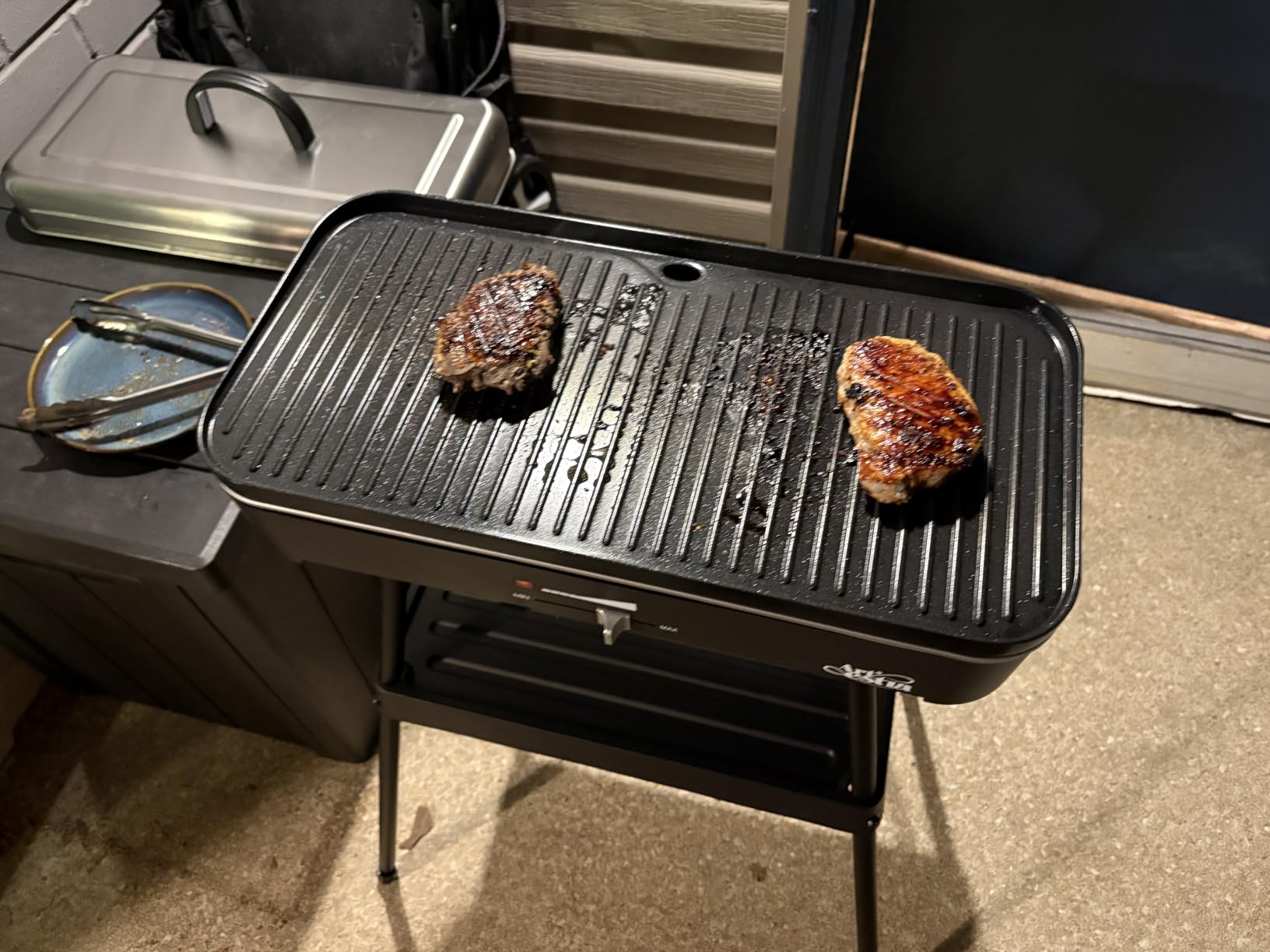 Artestia 1800W Compact Electric Grill for Apartment Balcony | Smokeless Indoor/Outdoor Grill for Small Patio, Condo & RV, Removable Nonstick Plate, Adjustable Temperature Control customer photo 1