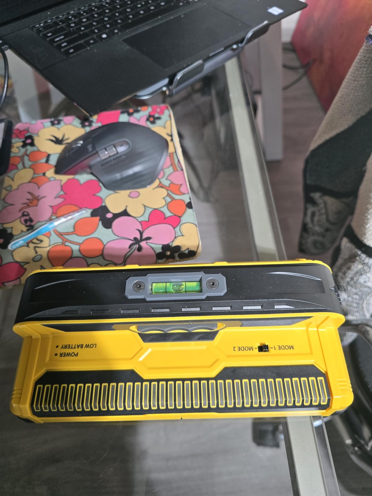 Franklin Sensors ProSensor MAX Stud Finder, 13-Sensor Wall Scanner | Wood and Metal Stud Detector, Scans Through Plaster, OSB and More, Made in the USA, Shows Full Width of Studs customer photo 1