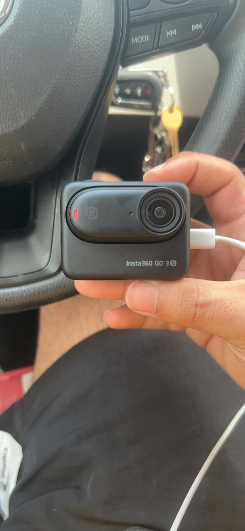 Insta360 GO 3S - 128 GB Black 4K Tiny Portable Vlogging Camera, Hands-Free POVs, Mount Anywhere, Stabilization, 140 Min Battery Life, 10m Waterproof, Pet POV customer photo 2