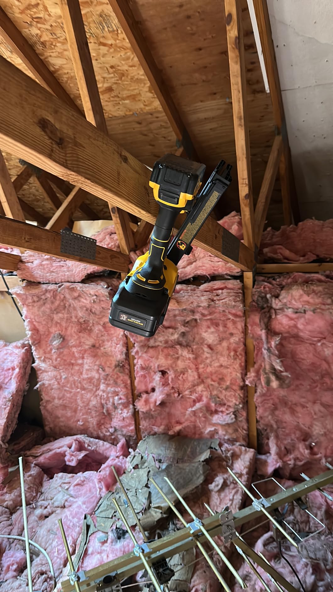 DeWalt DCN692P1 20V MAX 21 Degree Framing Nailer (Tool Only) customer photo 1