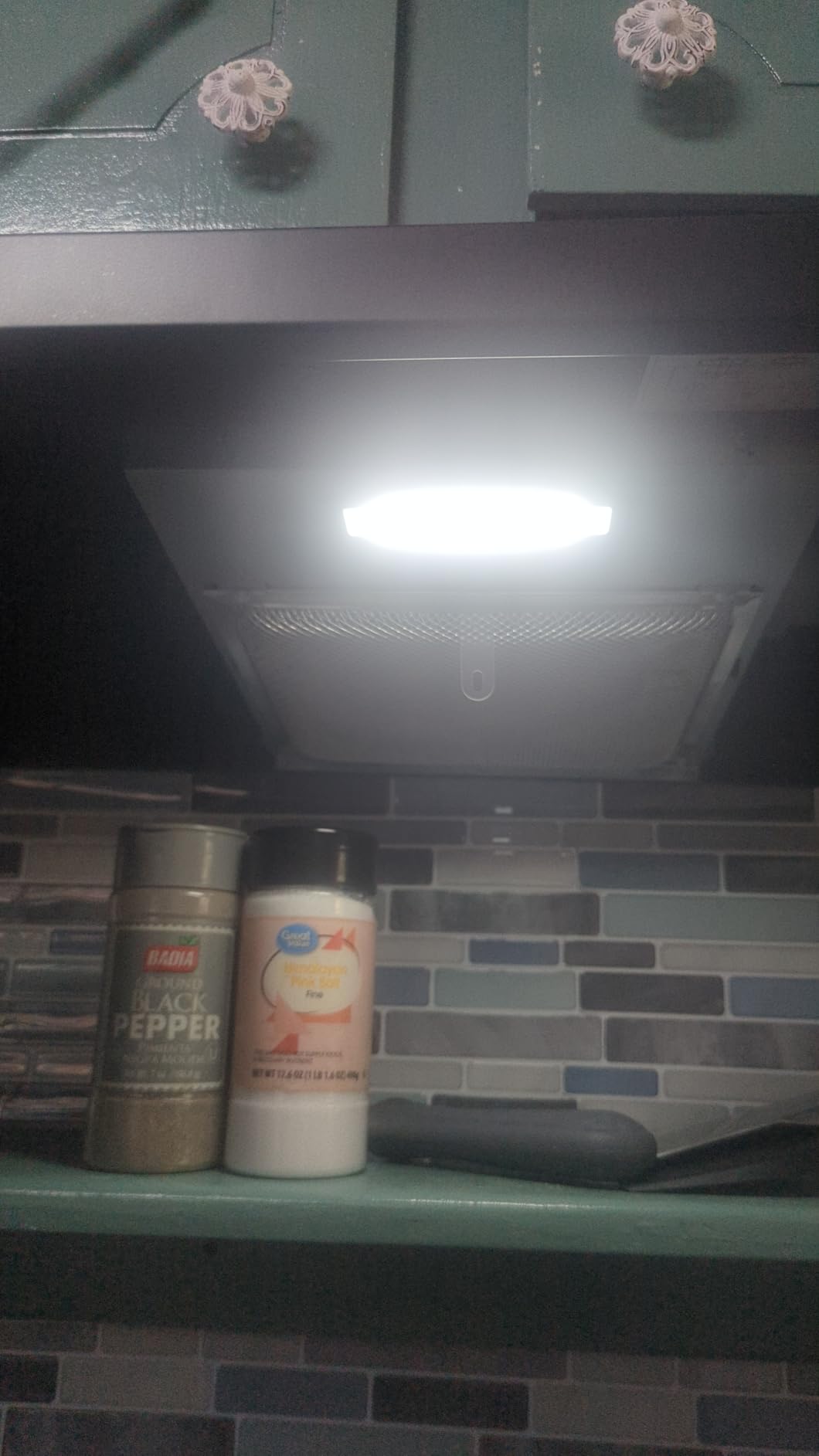 FIREGAS 24 inch Range Hood Under Cabinet, 300CFM Ducted/Ductless Convertible Kithen Hood in Stainless Steel with 2 watt LED Light and Filter, 2 fan speeds, hassle-free installation customer photo 2