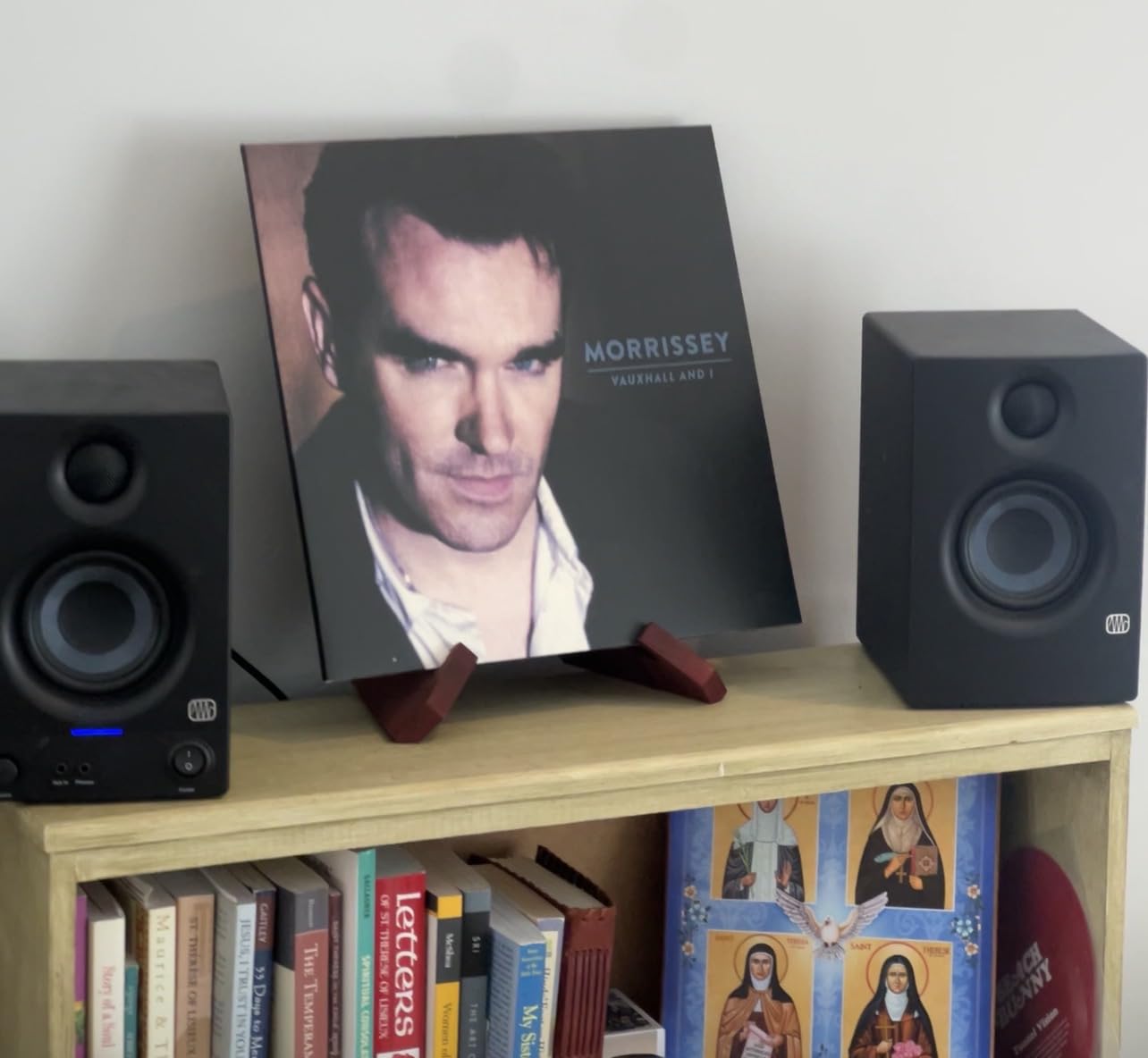 Now Playing Vinyl Record Stand, Wooden Display Vinyl Holder Stand | Retro Now Spinning Record Accessories - Rustic Brown customer photo 1
