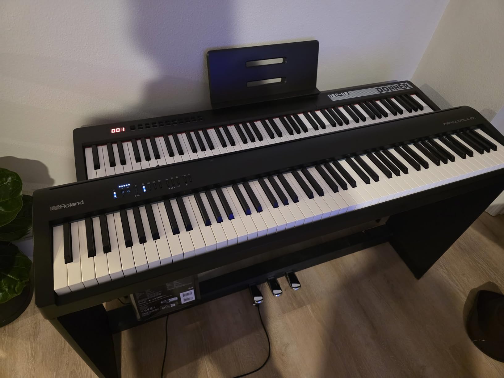 Donner Digital Piano Keyboard Velocity-Sensitive 88 Keys with Removable Piano Stand, Compact Beginner Home Electric Piano with Split Mode, LED Digital Tube for Display, and Triple Pedal DEP-08 customer photo 1