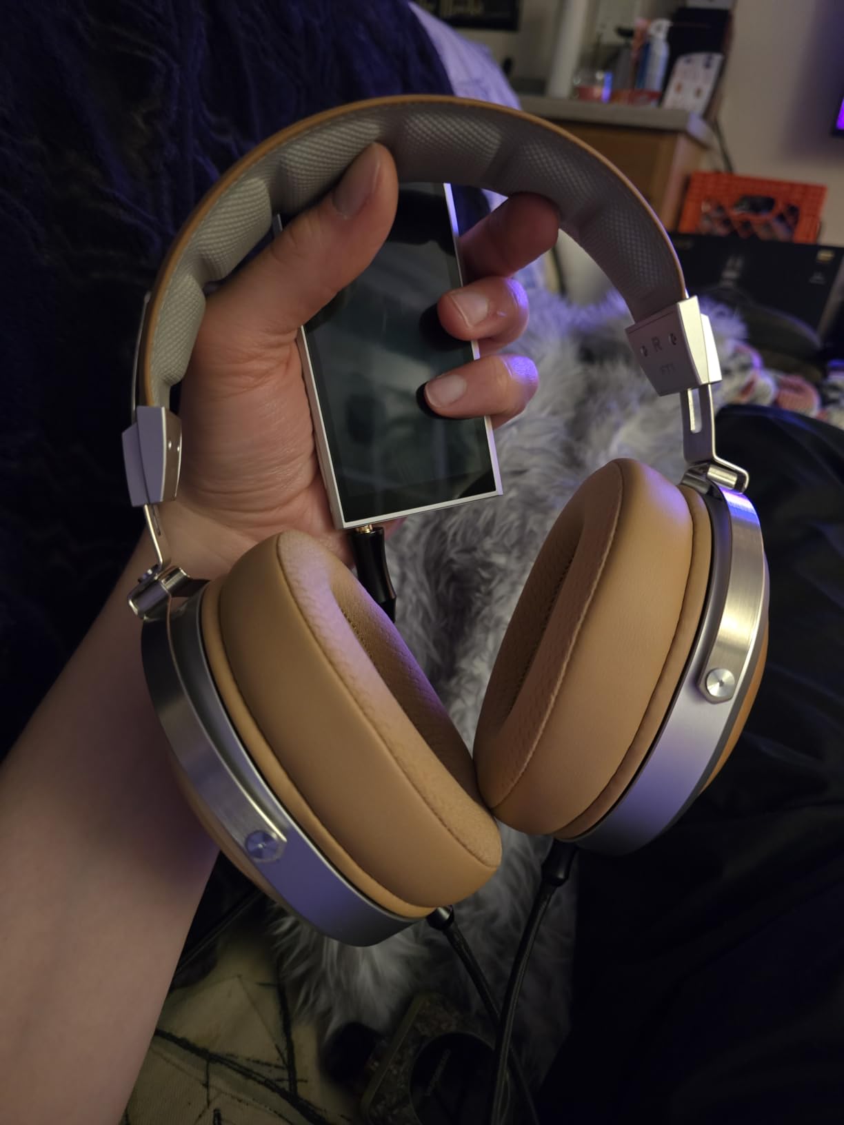 FiiO FT1 32Ω Large Dynamic Driver Headphones with Solid Wood Cups customer photo 2