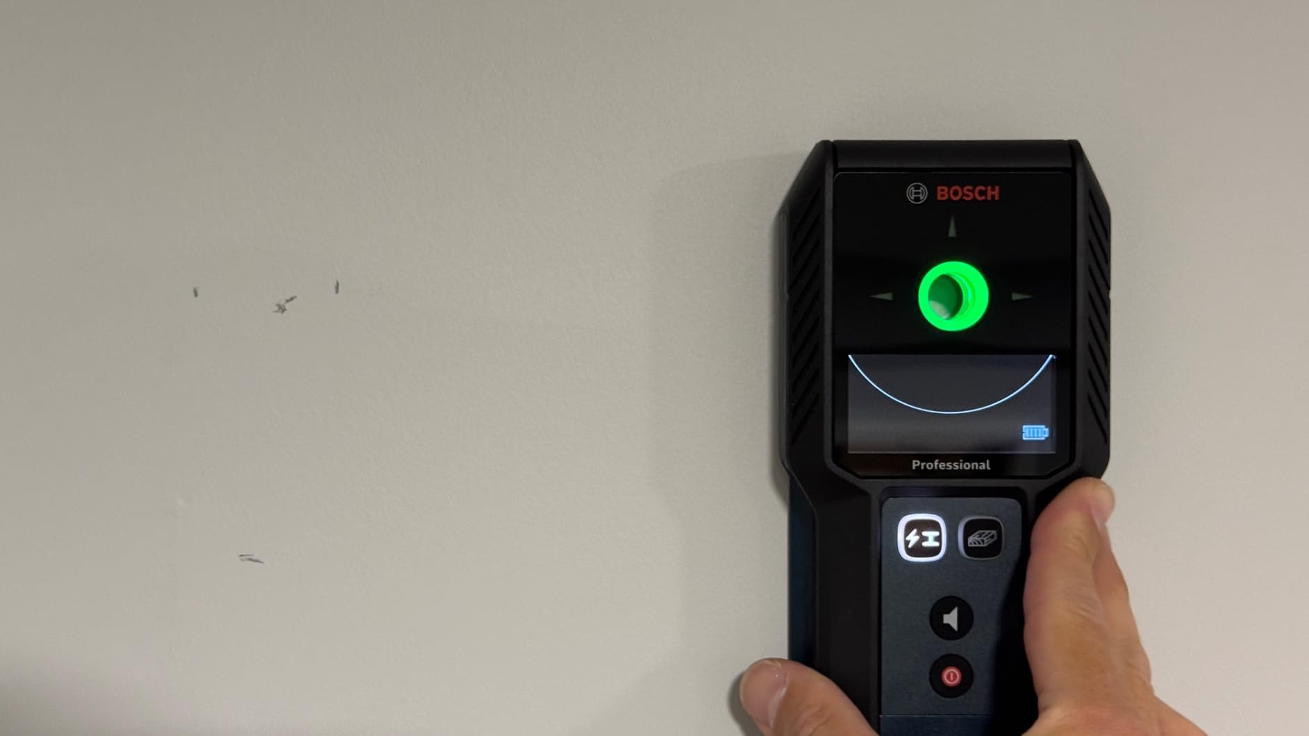BOSCH GMS120-27 Professional Wall Scanner, Multi-Function Stud Finder, and Live Wire Detector for Electricians, Plumbers & Contractors, Wall Detector Scanner customer photo 2