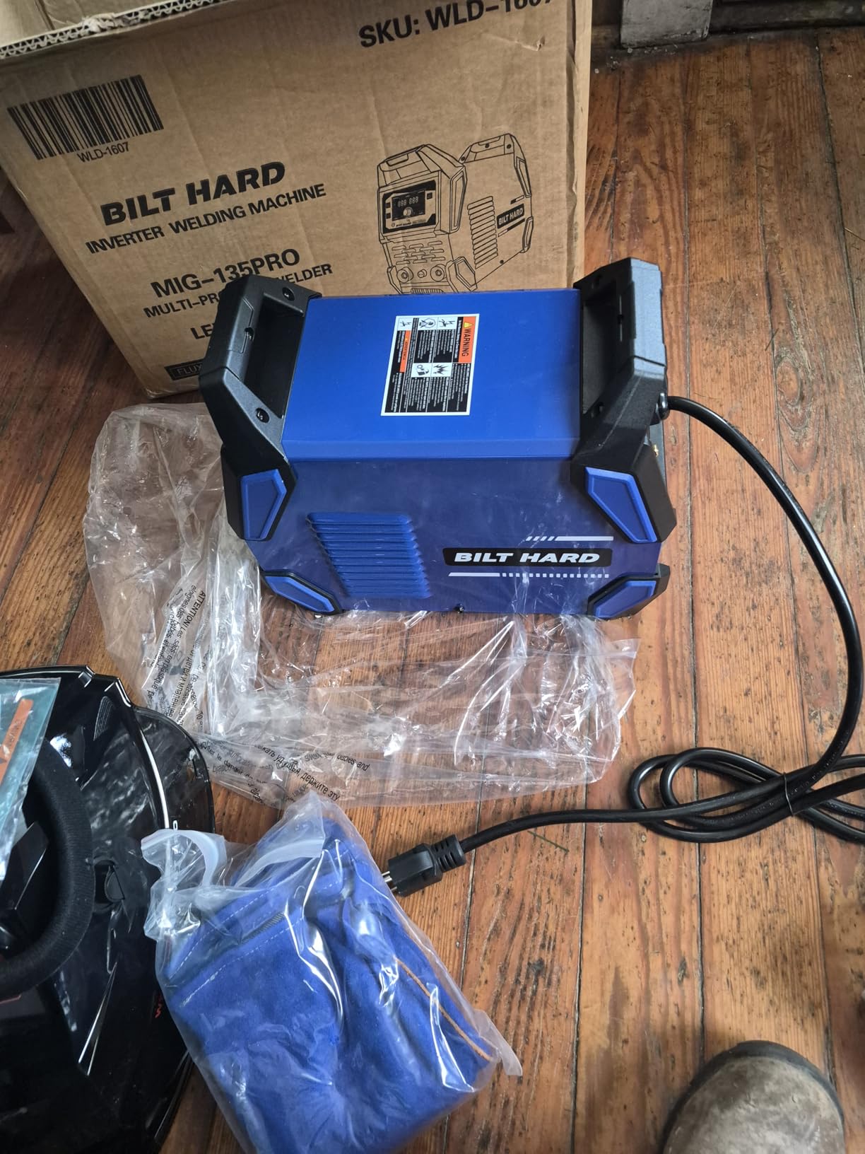BILT HARD 135A 3-in-1 IGBT Inverter Welder, 110V Flux Core MIG/Lift TIG/Stick Welding Machine with Synergic Control, LED Display, 2T/4T/SPOT Modes & Full Kit (Solar Helmet) customer photo 1