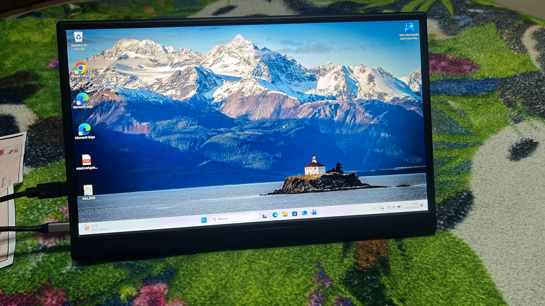 WGK 15.6 inch Portable Monitor 1080P FHD Travel Display HDMI/USB-C Compatible with Laptops, Desktops, Phones, PS, Mac, Xbox, Switch customer photo 1