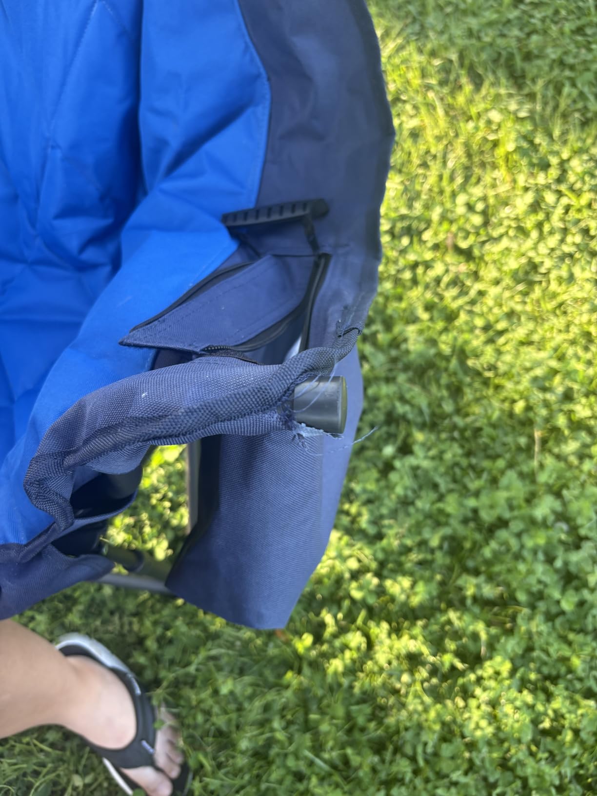 Overmont Oversized XL Camping Chair for Adults 500 lb Support | Padded Seating and A Cooler Bag for Camping Sports Garden Beach Fishing Lawn Outdoor Relaxation with Side Pocket&Cup Holder customer photo 1