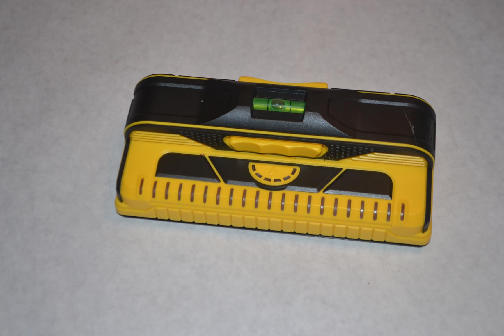 Franklin Sensors ProSensor M210 Stud Finder with Live Wire Detection, Green | 13-Sensor Wall Scanner, Wood and Metal Stud Detector, Made in the USA customer photo 1