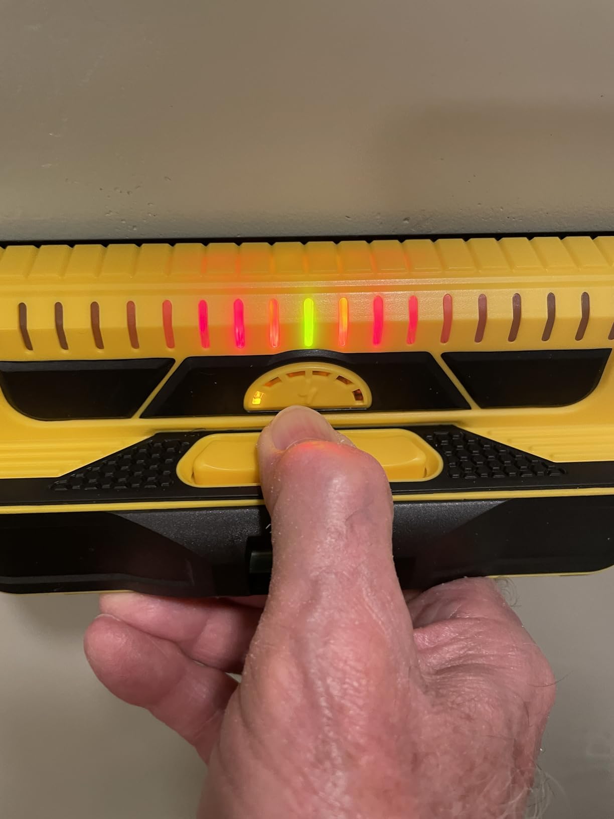 Franklin Sensors ProSensor M210 Stud Finder with Live Wire Detection, Green | 13-Sensor Wall Scanner, Wood and Metal Stud Detector, Made in the USA customer photo 2