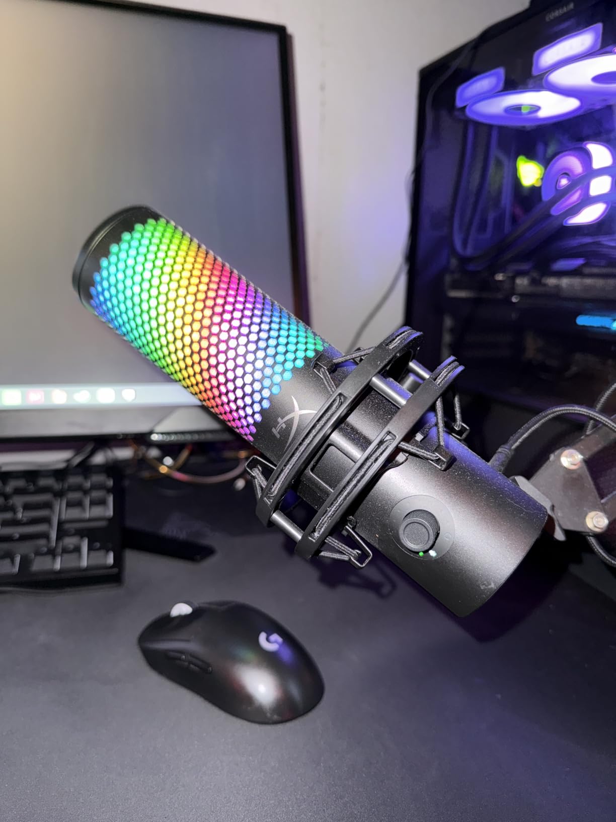 HyperX QuadCast 2 S - USB Microphone, with RGB Lighting, Streaming and Podcasting, with On-Board Controls, LED Lighting, Removable Shock Mount, PC, Mac, USB-C - Black customer photo 1