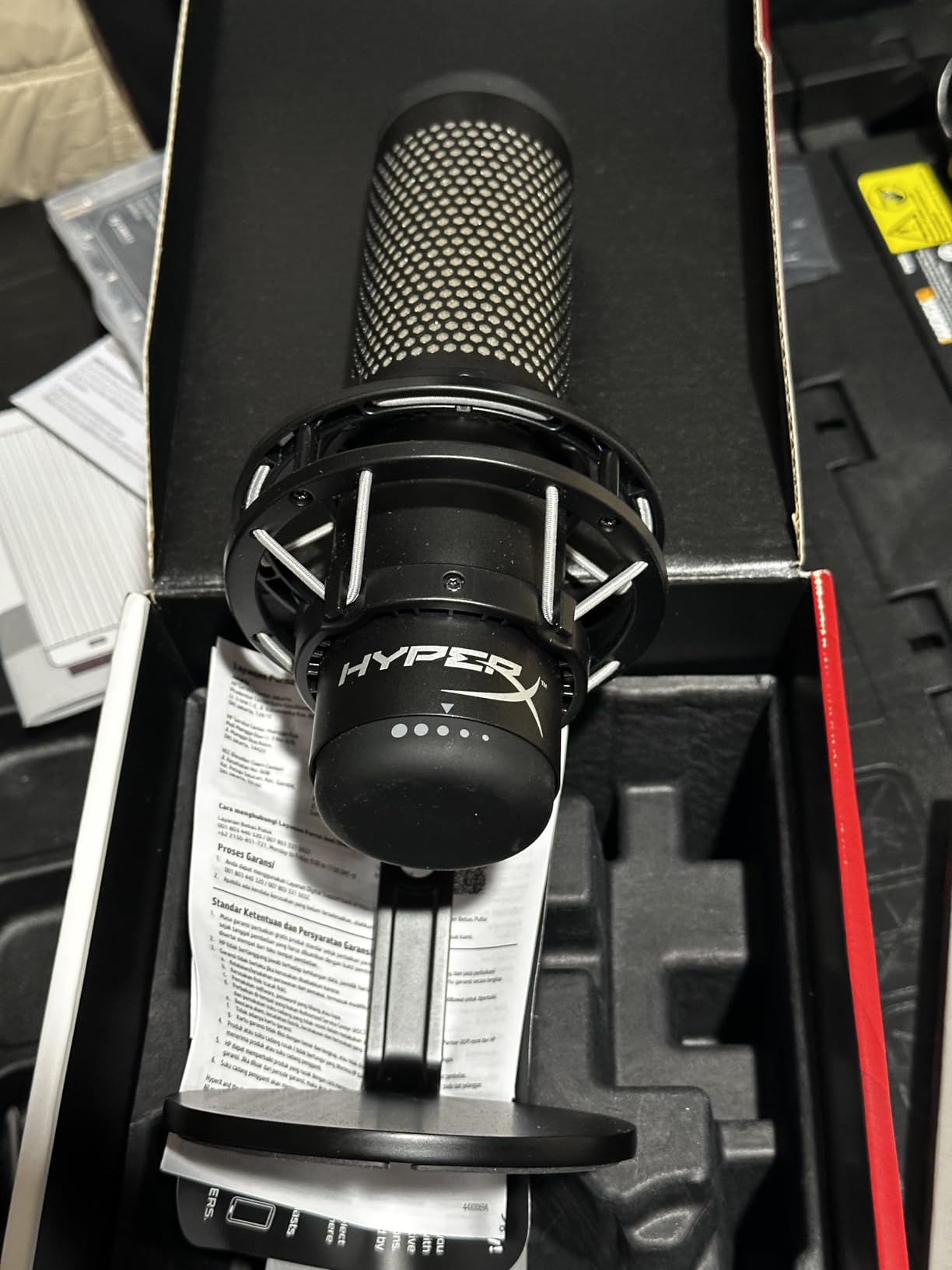 HyperX QuadCast 2 S - USB Microphone, with RGB Lighting, Streaming and Podcasting, with On-Board Controls, LED Lighting, Removable Shock Mount, PC, Mac, USB-C - Black customer photo 2