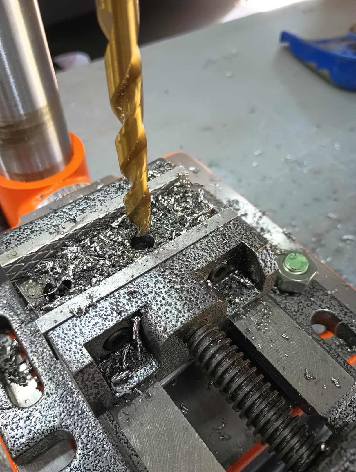 VEVOR 8 in Benchtop Drill Press, 2.5A Induction Motor, 5-Speed Adjustable, 0-45° Tilting Worktable, LED Work Light customer photo 2