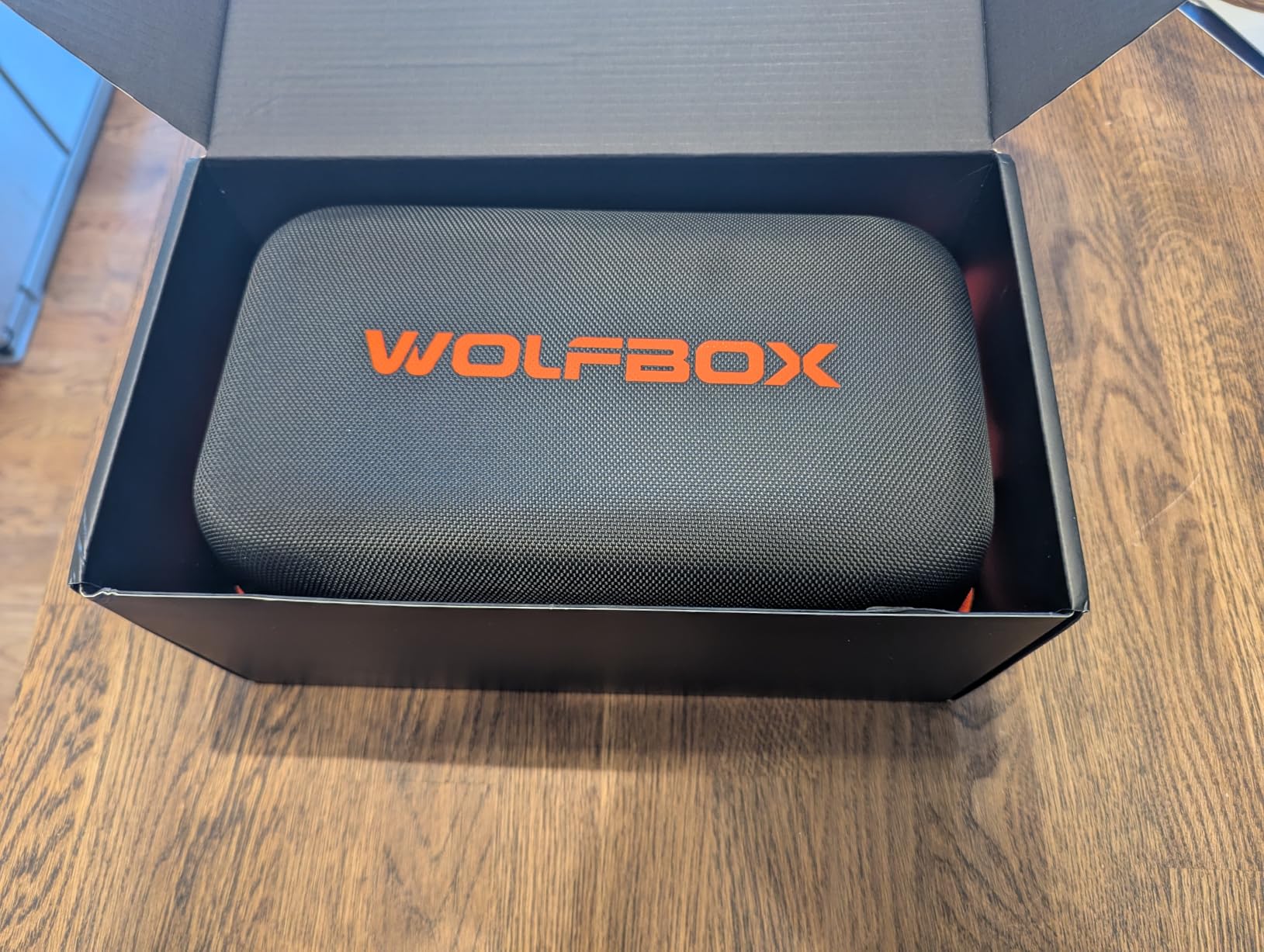 WOLFBOX MV16A 3000A Jump Starter with Air Compressor, 59.2Wh&160PSI Portable Car Battery Jump Starter with 65W Fast Charging, 12V Battery Pack (8L Gas 6L Diesel) with Boost, Light and Jumper Cables customer photo 2