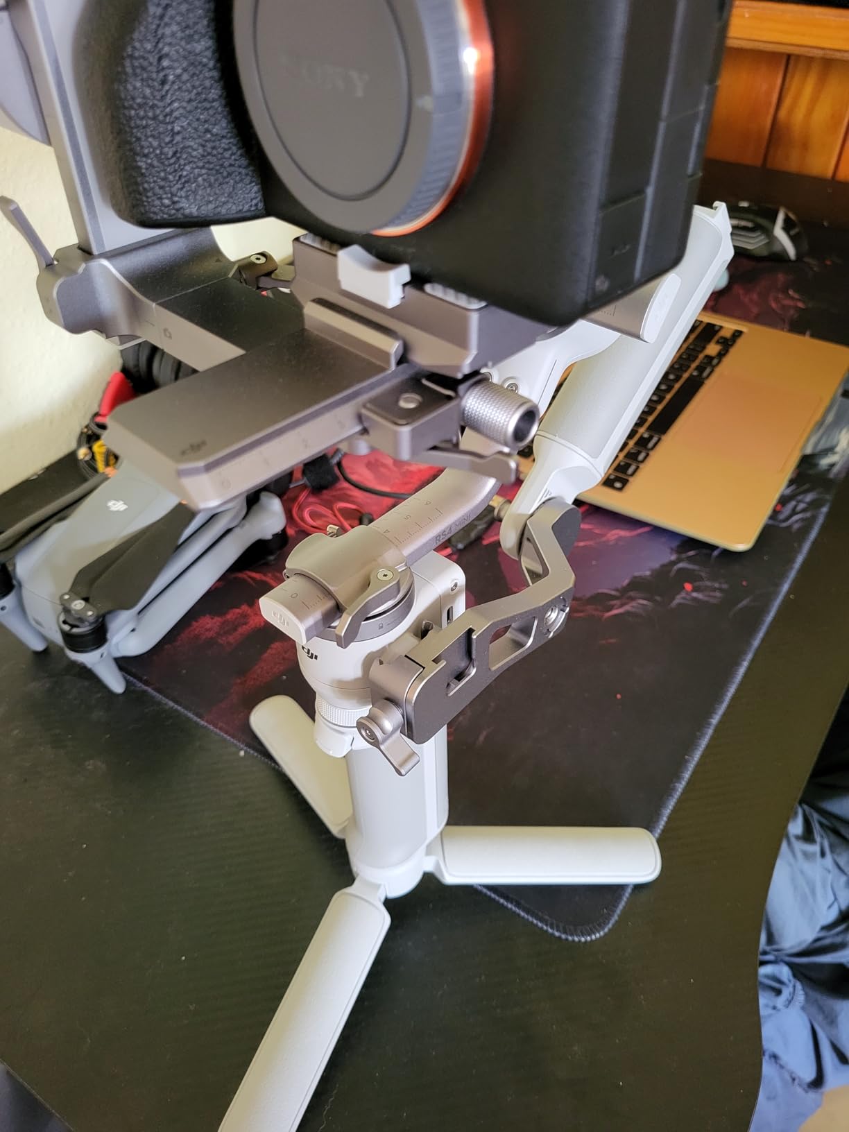 DJI RS 4 Mini Combo, Gimbal Stabilizer, Canon/Sony/Nikon/Fujifilm | Intelligent Tracking Module, Briefcase Handle, 3rd-Gen Native Vertical Shooting, Teflon Enhanced Balancing customer photo 1
