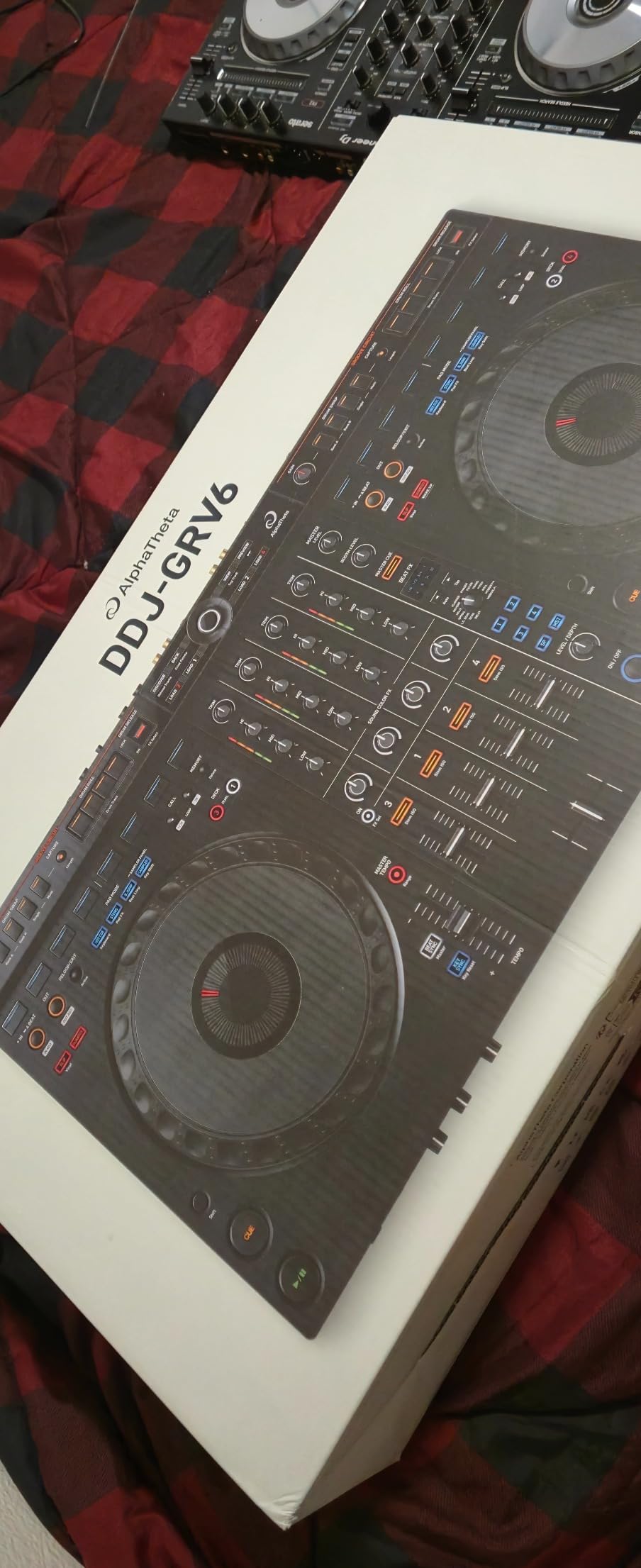 AlphaTheta DDJ-GRV6 4-Channel DJ Controller, Groove Circuit, Black | Club-Standard Layout, Full-Size Jog Wheels customer photo 2