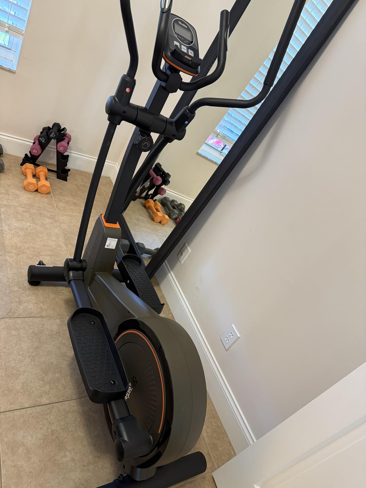 Niceday Elliptical Exercise Machine with 15.5/18/19IN Long Stride | Compact Elliptical Machine for Home Use, 16 Resistance Levels; 400LBS Stable Loading Capacity; Kinomap APP Support customer photo 1