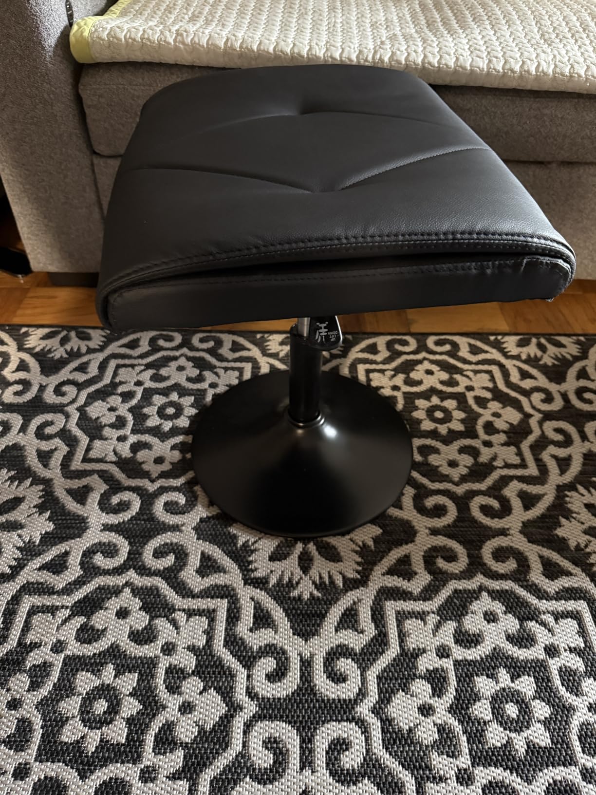 VECELO Foot Rest Under Desk Ottoman, PU Height Adjustable Footrest with Comfort Padding, Leg Rest for Desk for Relieving Leg Pain, Stiffness, and etc, Black customer photo 1