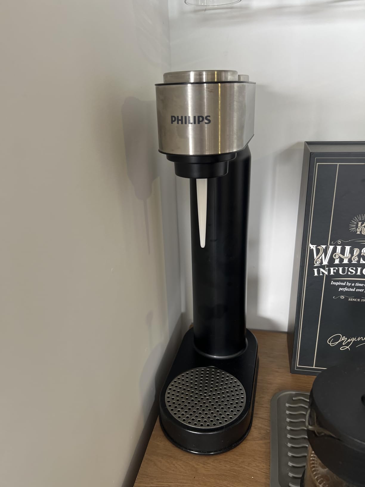 Philips Sparkling Water Maker & Soda Streaming Machine, ADD4902BKOQ/37 | Soda Maker with 1L PET BPA-Free Quick Twist Carbonating Bottle, Compatible with 60L CO2 Cylinder (Cylinder Not Included) customer photo 2