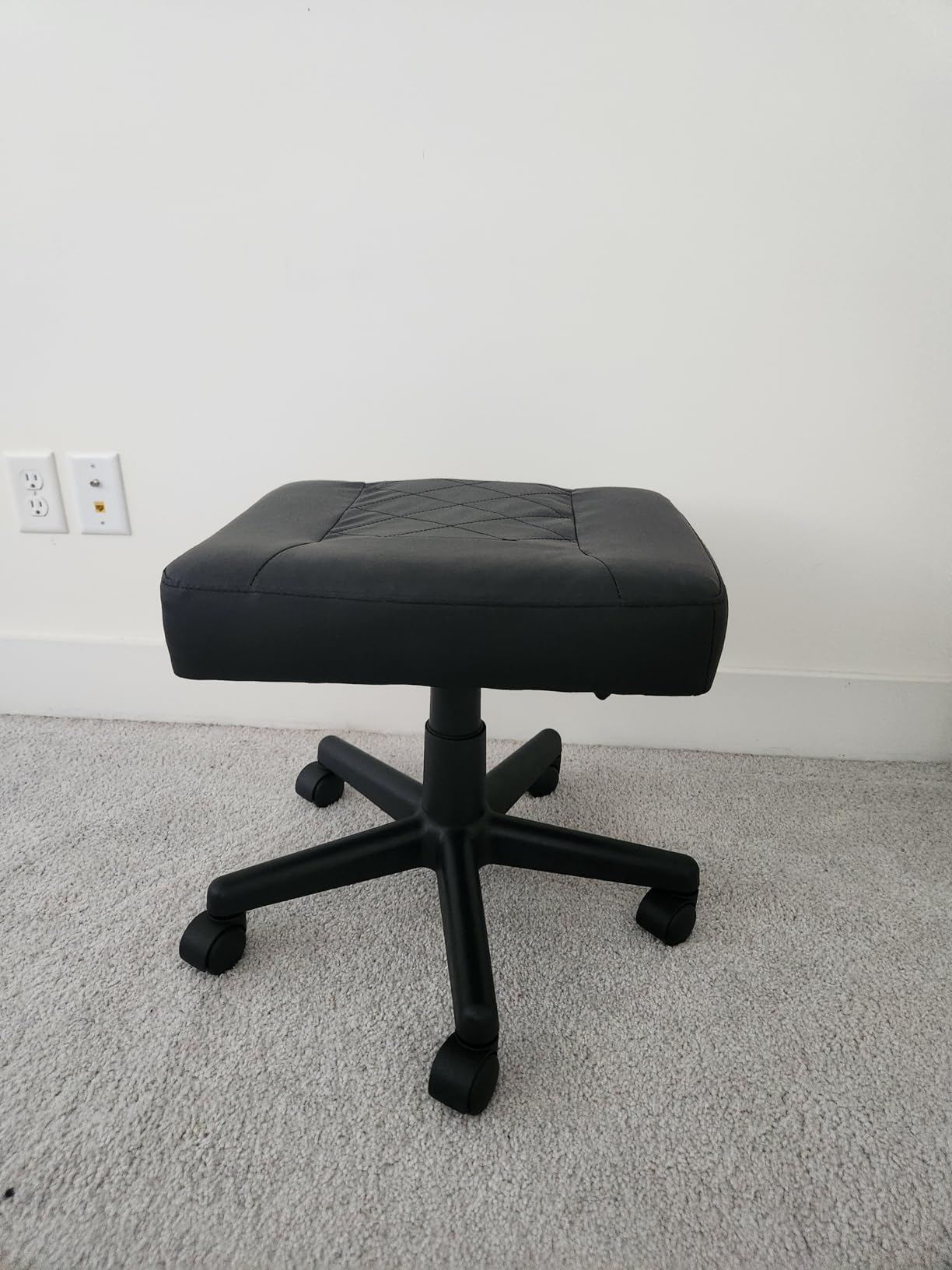 VECELO Under Desk Footrest, PU Ergonomic Foot Rest with Wheels, Comfort Padding, Height Adjustable for Relieving Leg Pain, Stiffness, Black customer photo 2