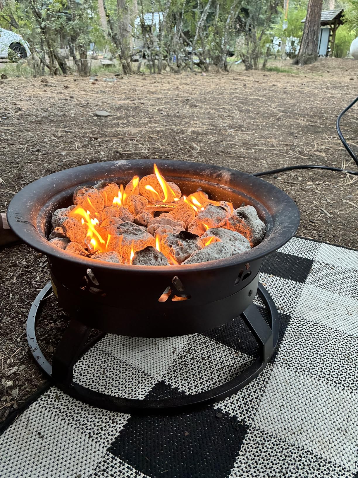VEVOR Propane Fire Pit, 19-Inch Diameter Outdoor Portable Gas Fire Pit with Cover & Lava Rocks, Adjustable Flame Height Camping Firepit for Heating, Lighting, Gathering, 58,000 BTU, Black customer photo 2