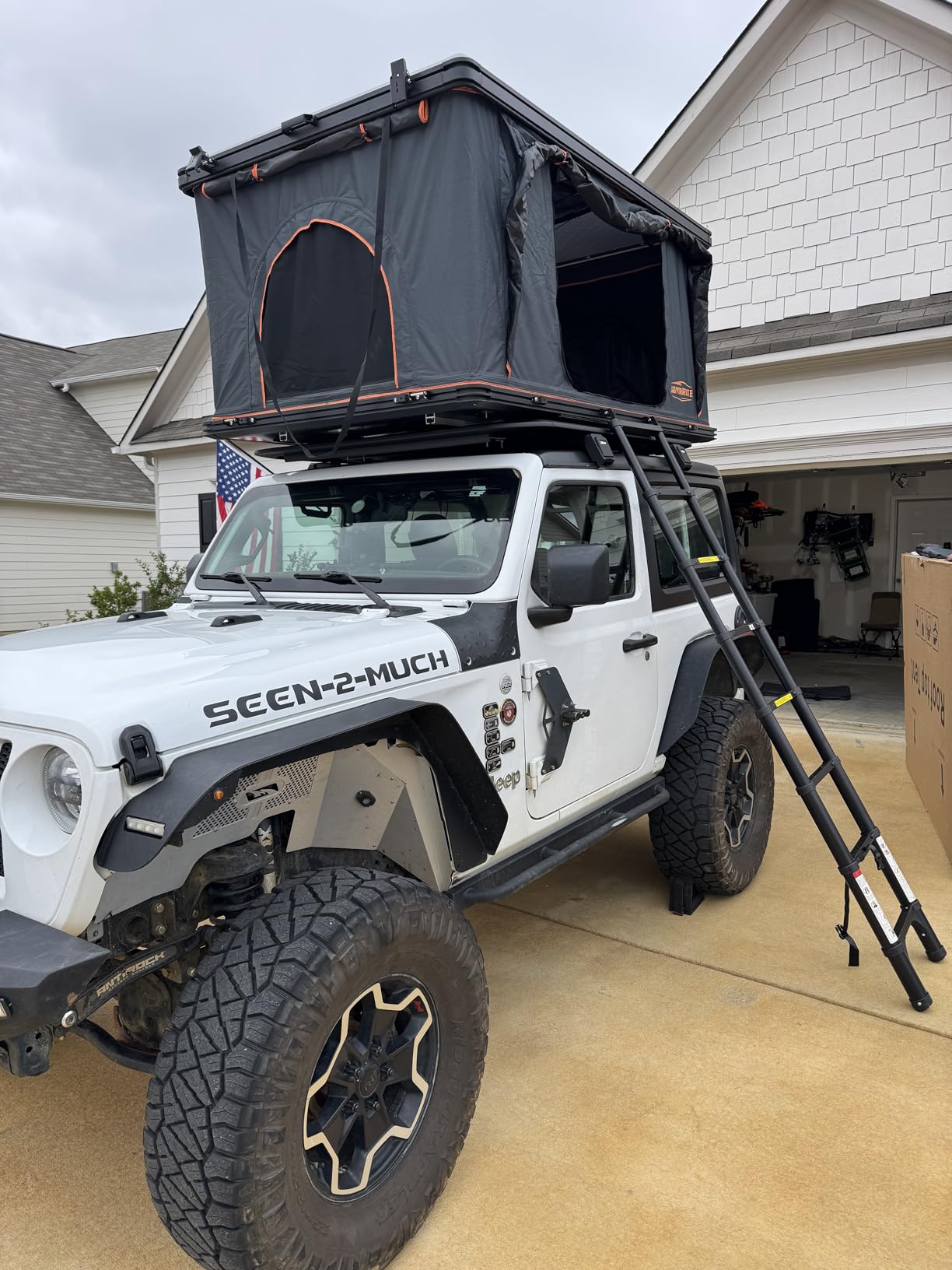 Rooftop Tent Hard Shell with Winter Insulation for 4-Season Camping | Aluminum hardshell,2-layer mat,LED light strip,2 Person Car Roof top tent,Suitable for Jeep Truck SUV Trailer customer photo 1
