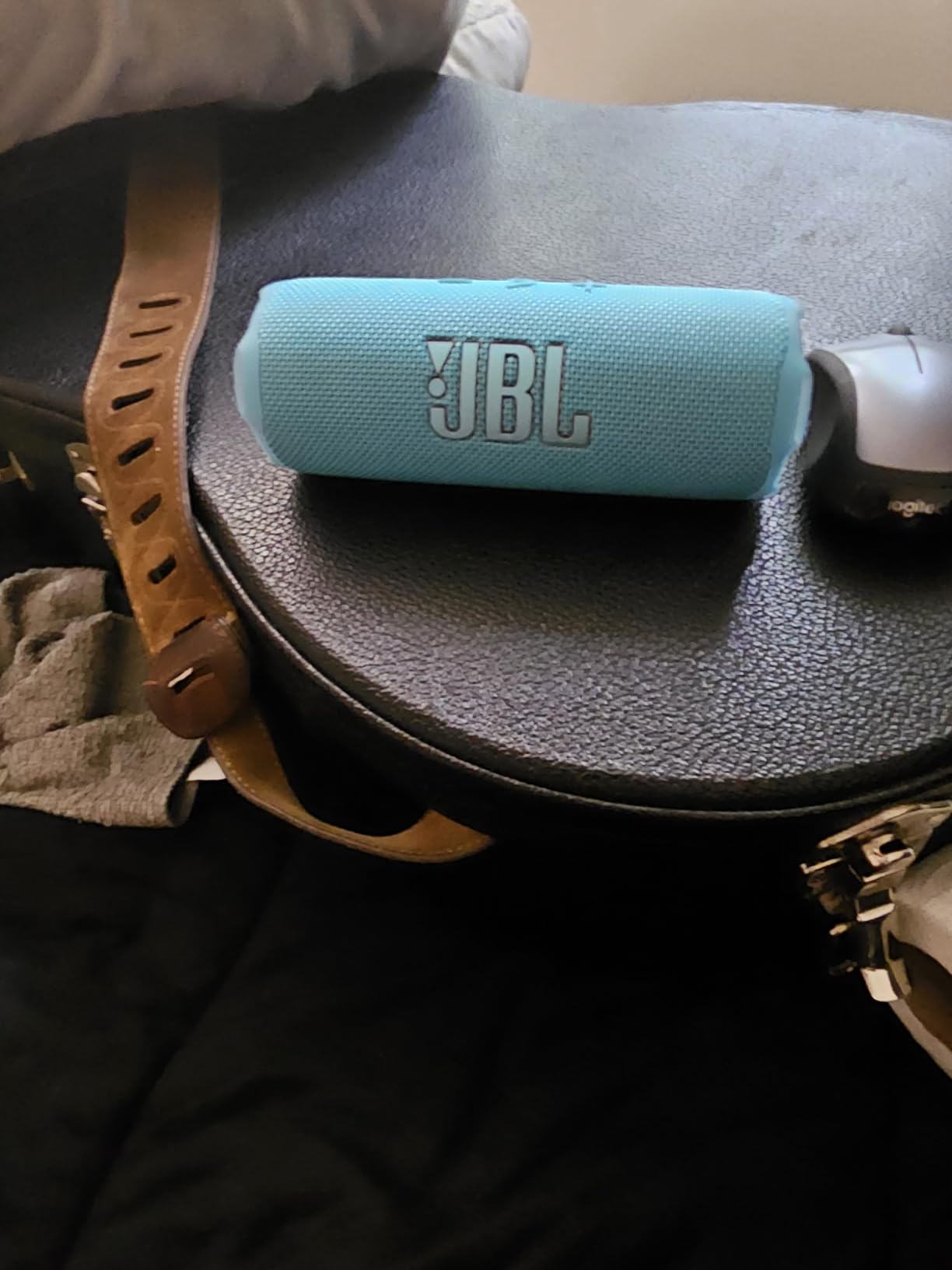 JBL Flip 7 - Portable Waterproof and Drop-Proof Speaker, Bold JBL Pro Sound with AI Boost, 16Hrs of Playtime, and PushLock System with Interchangeable Accessories (Blue) customer photo 1