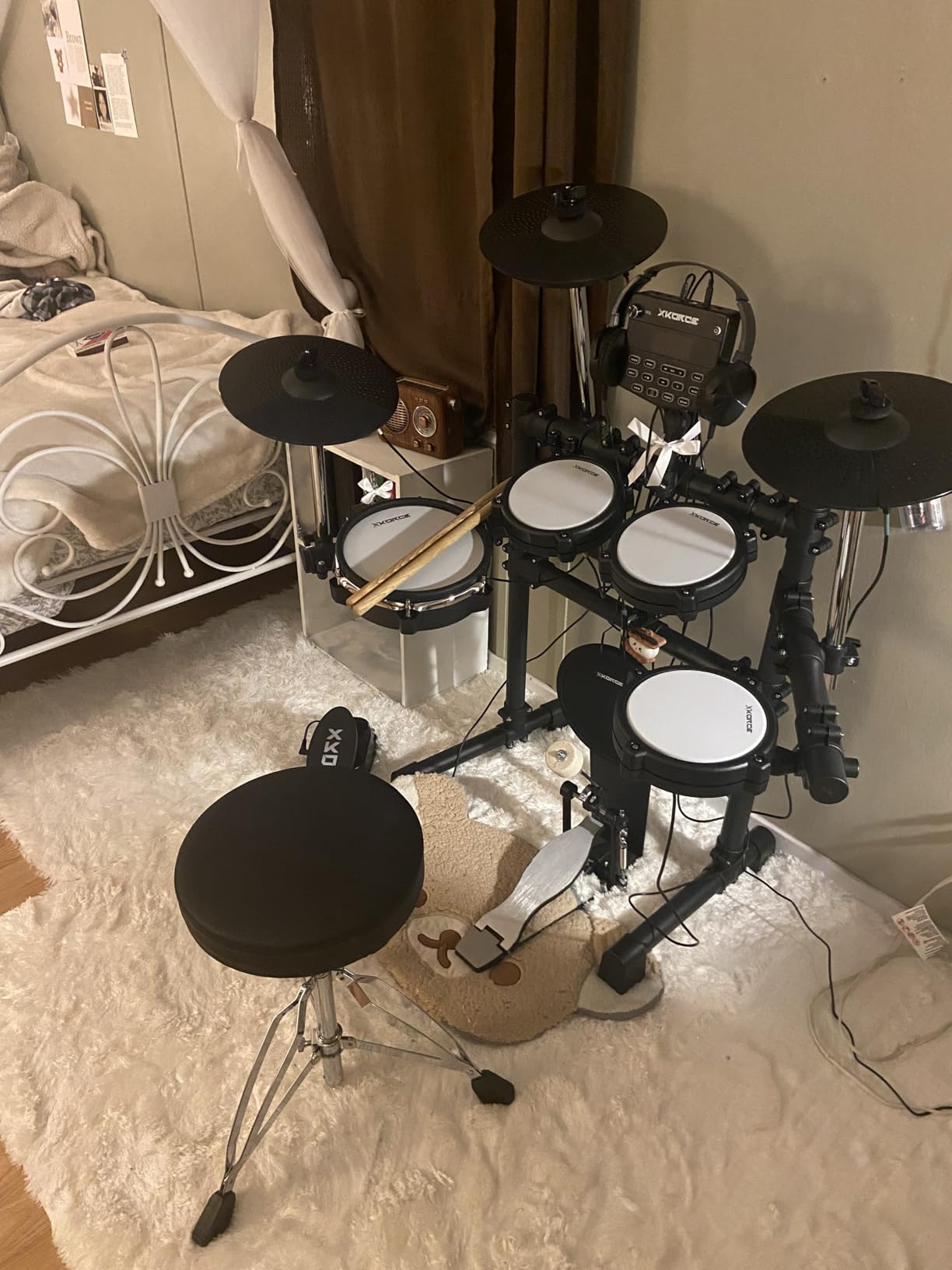 Electronic Drum Set Electric Drum Kit with 4 Quiet Mesh Pads and 6