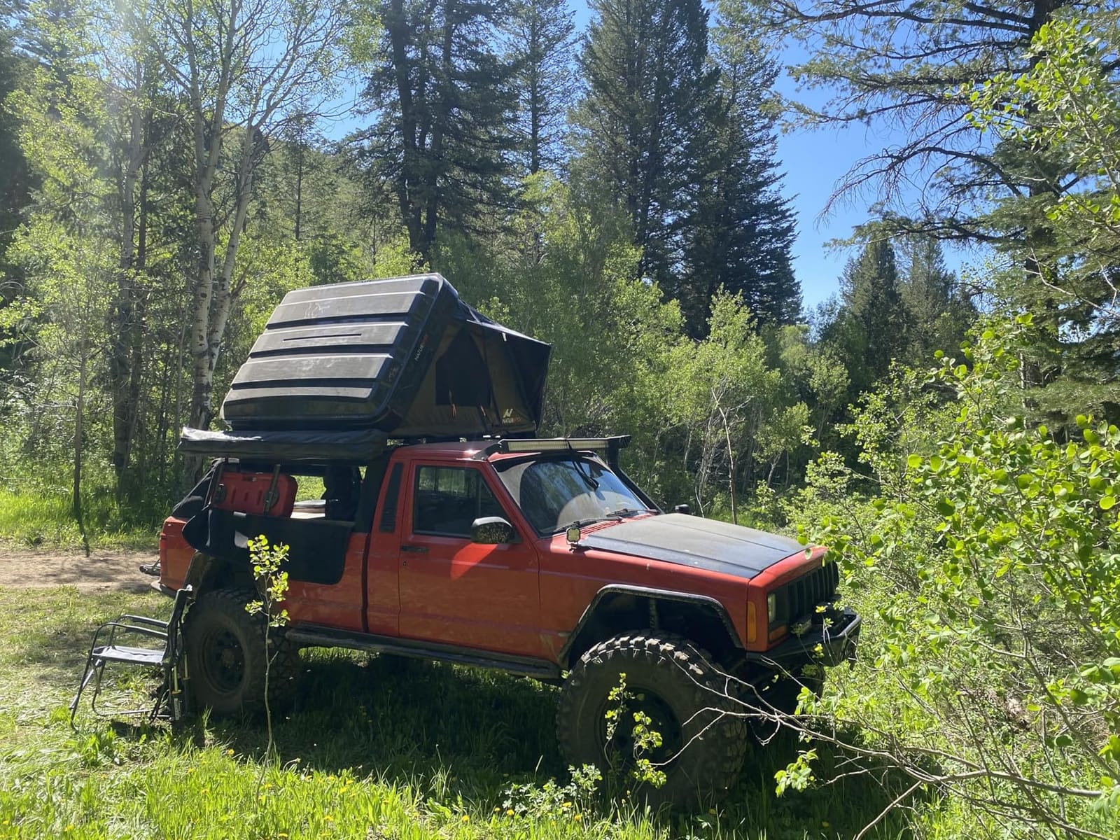 Naturnest Rooftop Tent Hard Shell, Easy Set Up Pop Up Large Tent for 2-3 Person Camping, Waterproof UV-Resistant Blackout 4 Season Tents for Truck, Jeep, SUV, Van, Trailer - Sirius 1 Plus customer photo 1