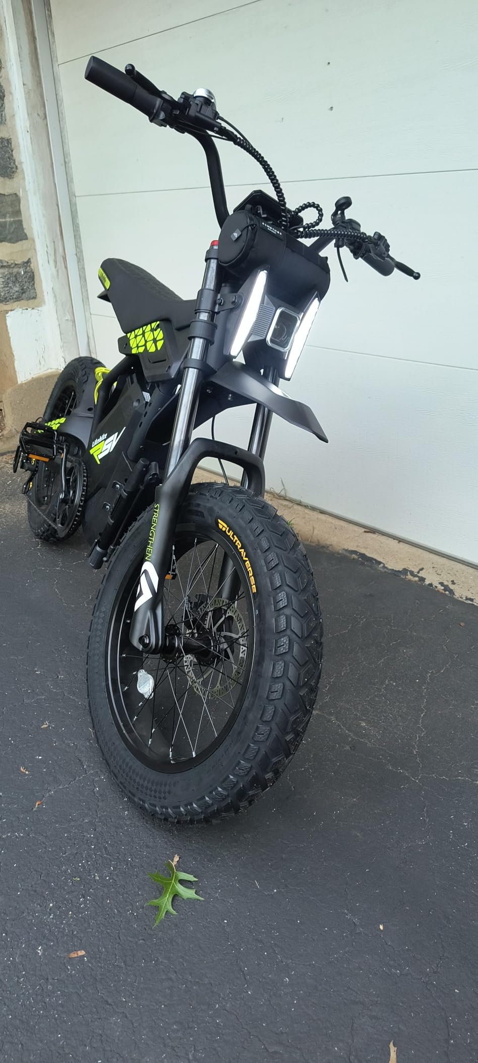20x3.0 E-Bike Fat Tire, All-Terrain Tread, 2 Units | Robust Sidewall, High-Performance 20inch Fat Tyre for Ebikes, Durable Directional Tread, Suitable for Street & Trail customer photo 1