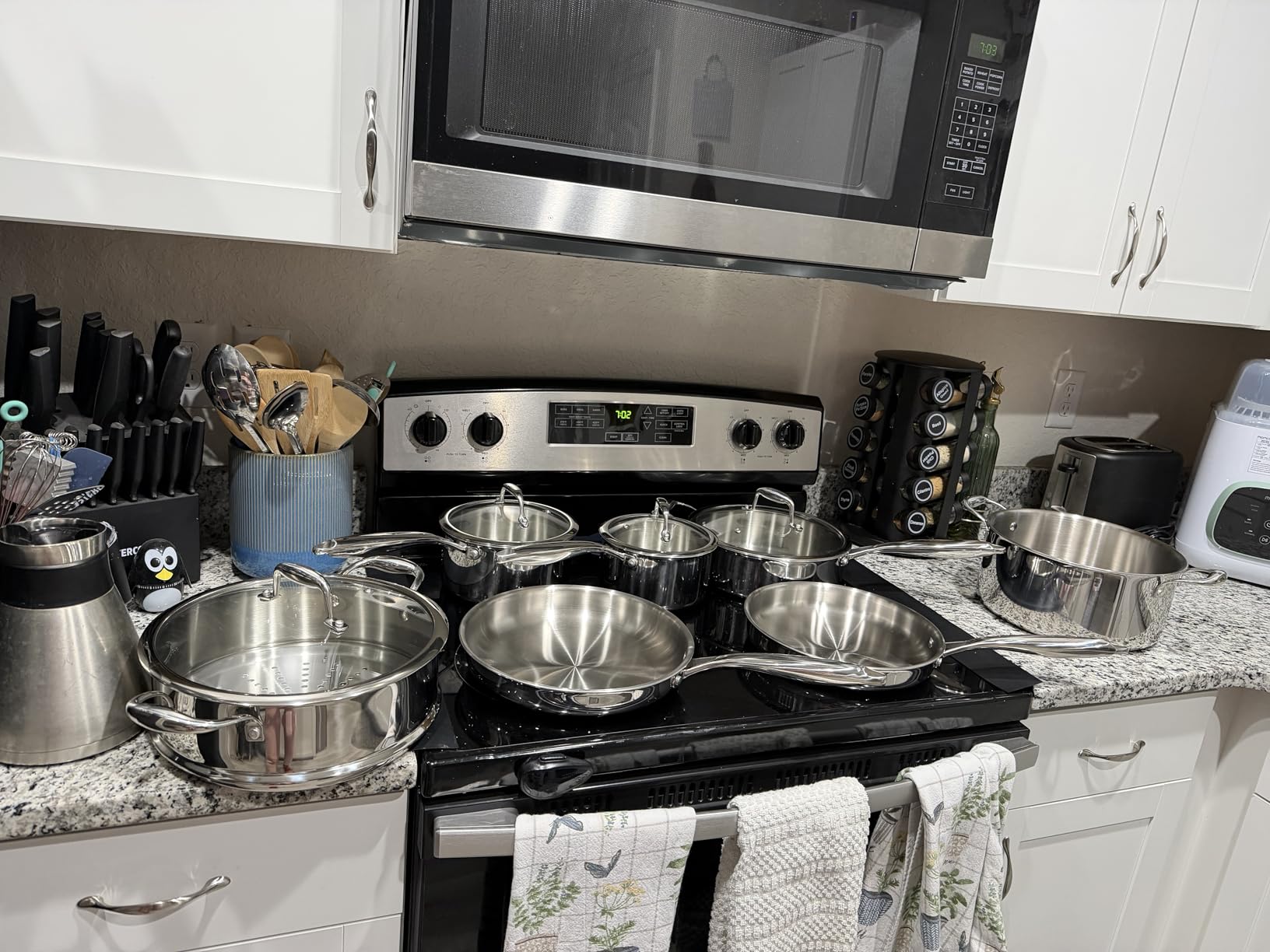EWFEN 3 Ply Stainless Steel 11-Piece Cookware Set with Lids, Pots and Pans Kitchen Set, Non-Toxic, Induction, Oven, Dishwasher Safe, Professional Chef Quality customer photo 1