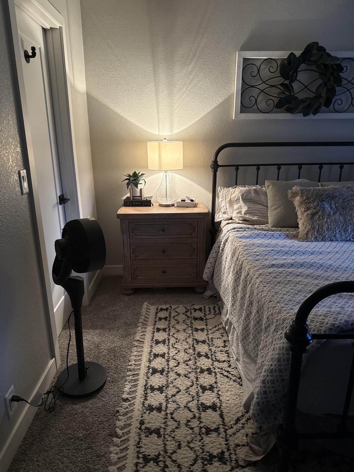 DREO Fan for Bedroom, 2026 Upgraded, 90ft Airflow, Quiet 90° Oscillating Standing Fan for Whole Room, DC Motor, 8+ Speeds, 3 Modes, 38-42'' Adjustable Height customer photo 2