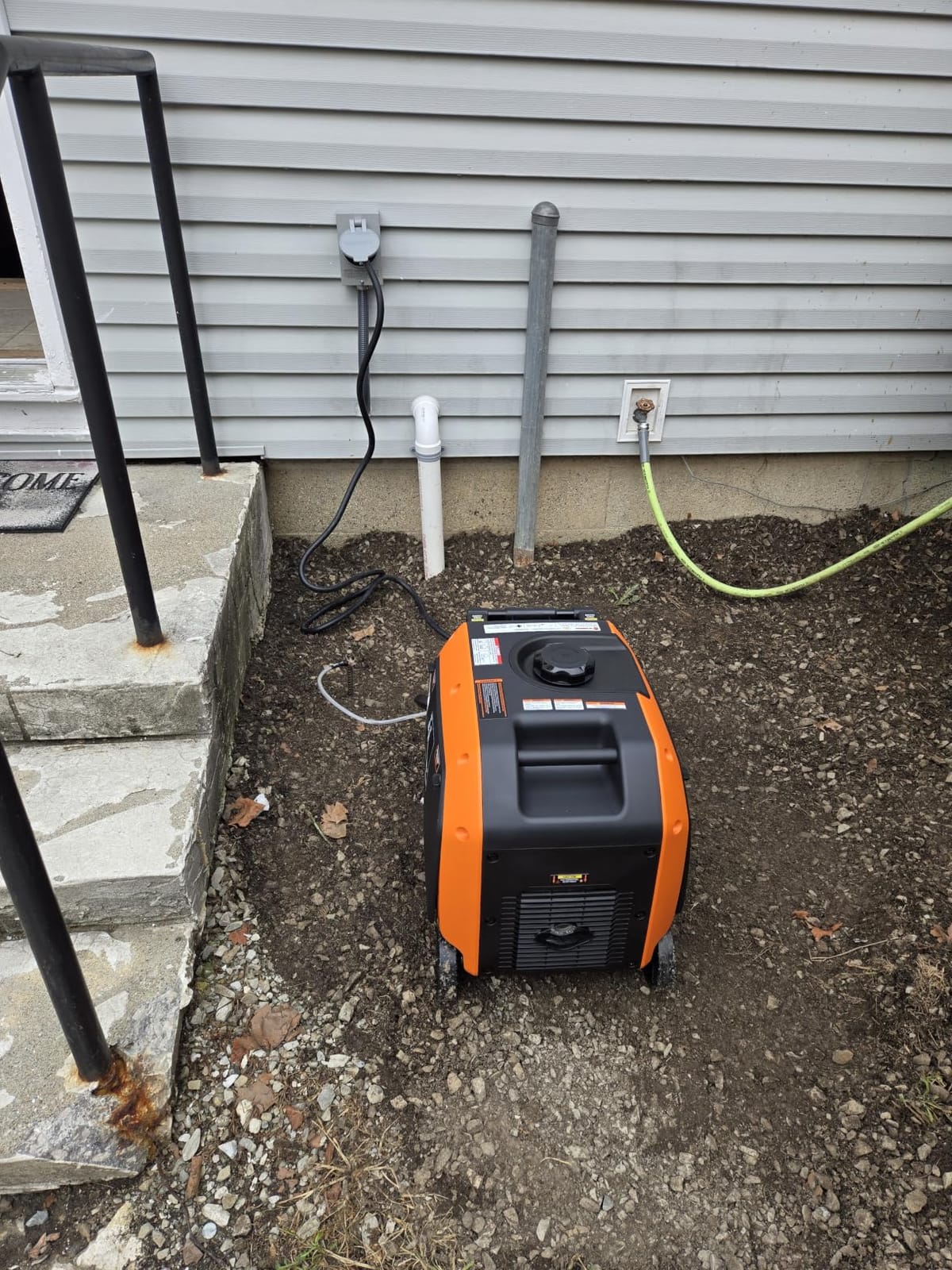 WEN 6800-Watt Dual Fuel RV-Ready Electric Start Portable Inverter Generator with Fuel Shut Off and CO Watchdog for Electric Vehicle Backup (DF680iX) customer photo 1