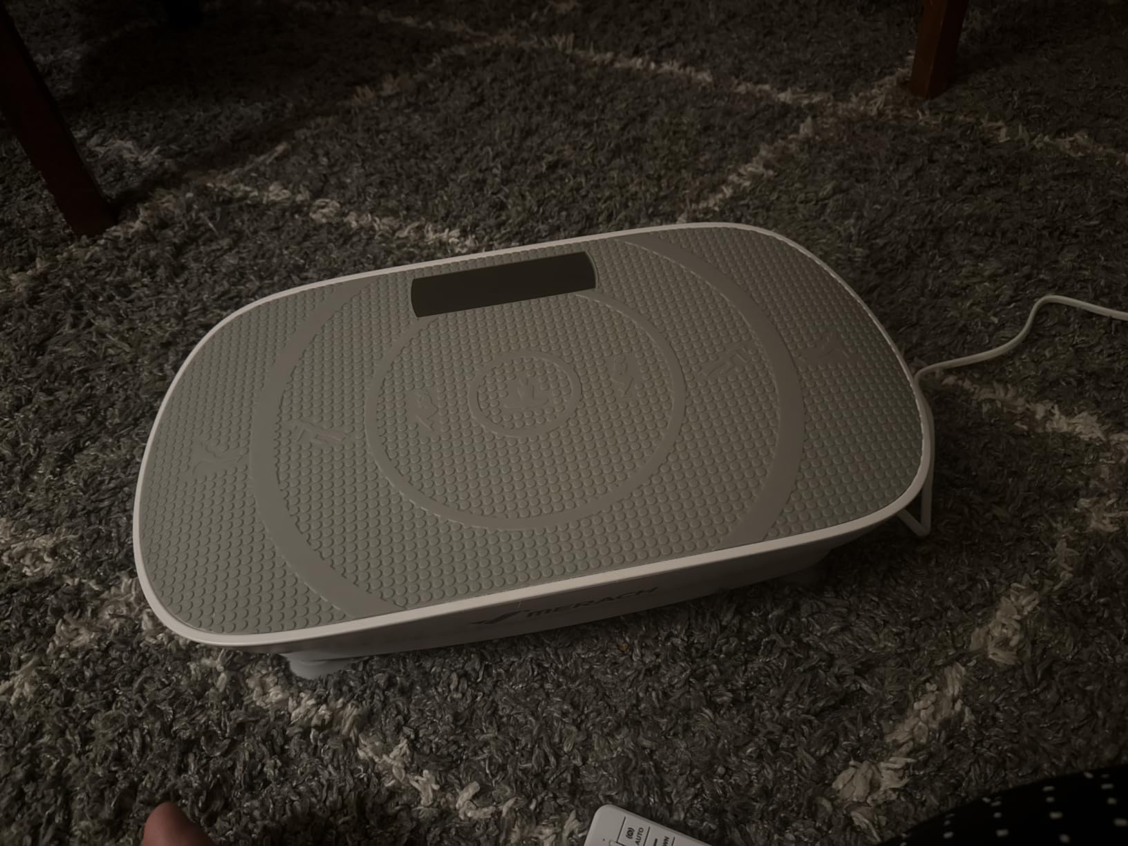Merach CV30 Curved Vibration Plate Exercise Machine for Lymphatic Drainage | Resistance Band, Vibrating Plate with Real-Time Calorie Tracking on LED Display customer photo 1