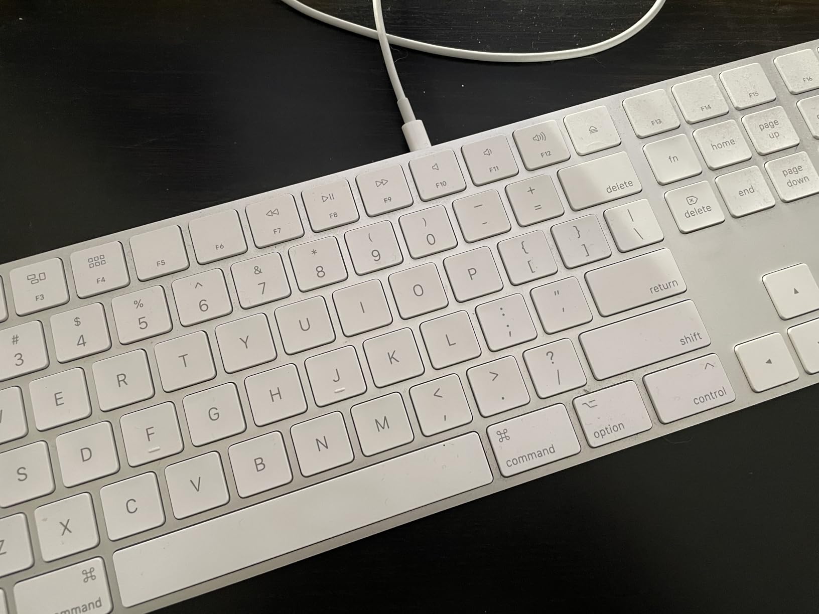 Apple Magic Keyboard with Numeric Keypad: Wireless, Bluetooth, Rechargeable, Works with Mac, iPad, or iPhone - White customer photo 2