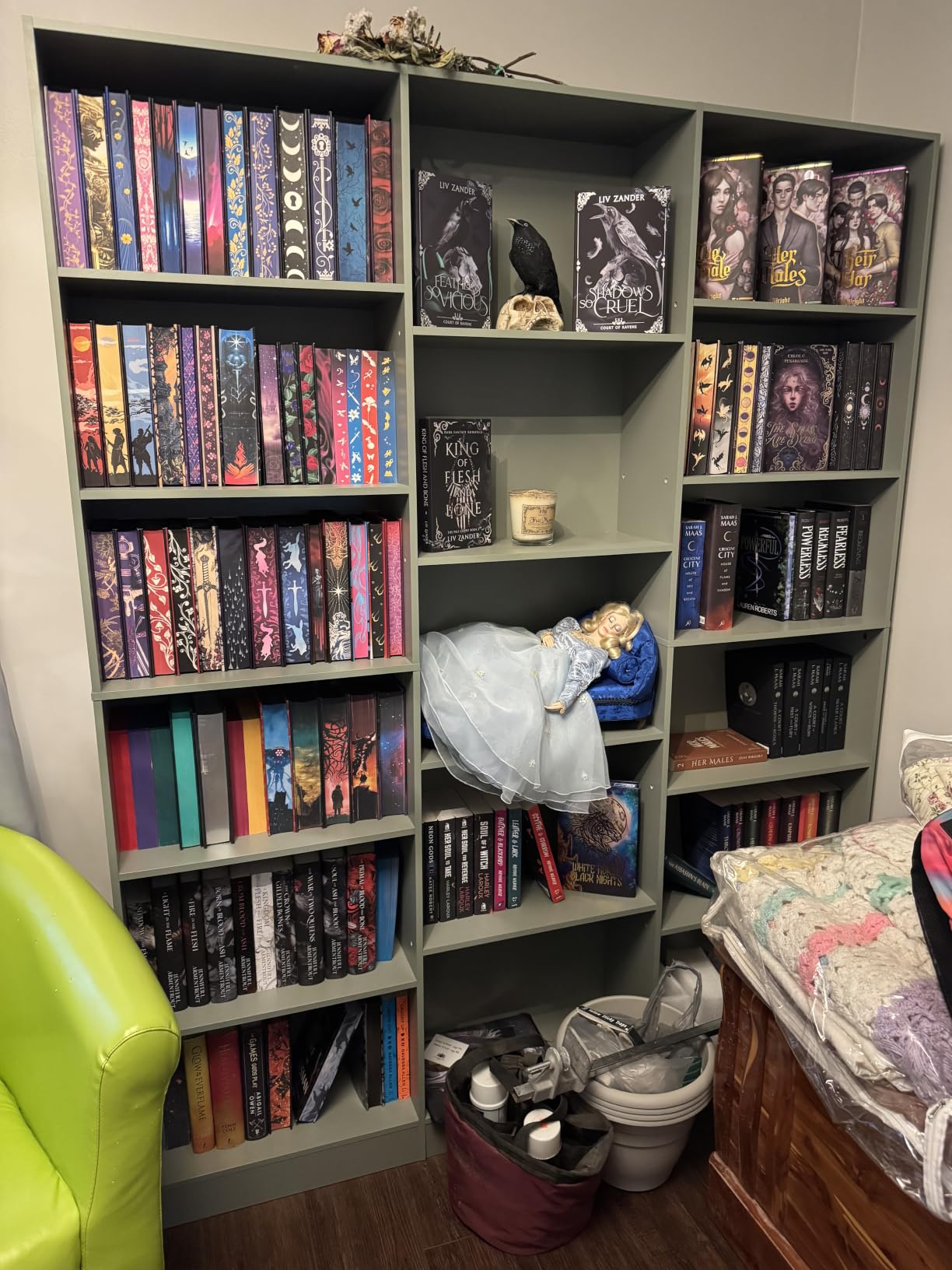 Triple Wide Bookshelf, Large Bookshelf with 17 Display Shelves, 74