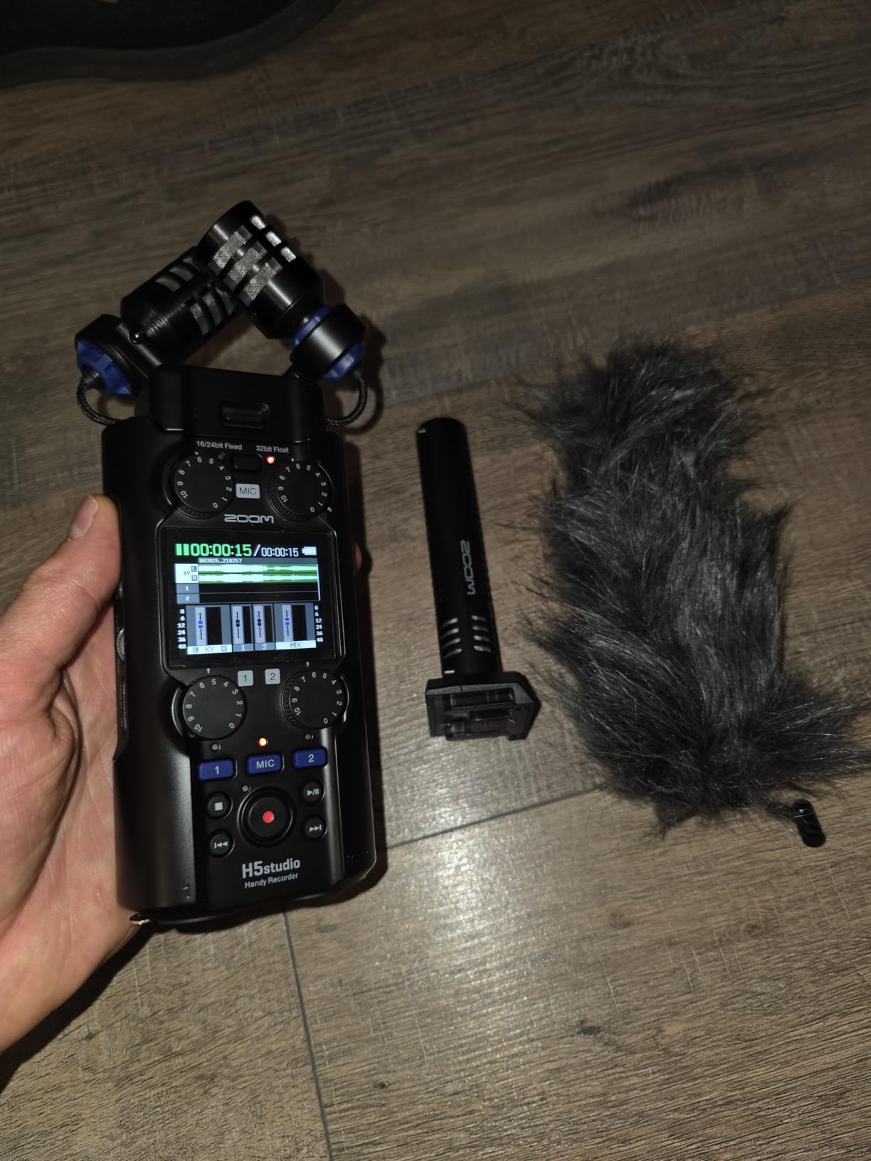 Zoom H5 Studio Handy Recorder for Filmmakers & Musicians | 32-Bit Float, 6 Tracks, F-Series Preamps, Large Stereo Mics, 2 XLR/TRS Inputs, USB Audio Interface customer photo 1