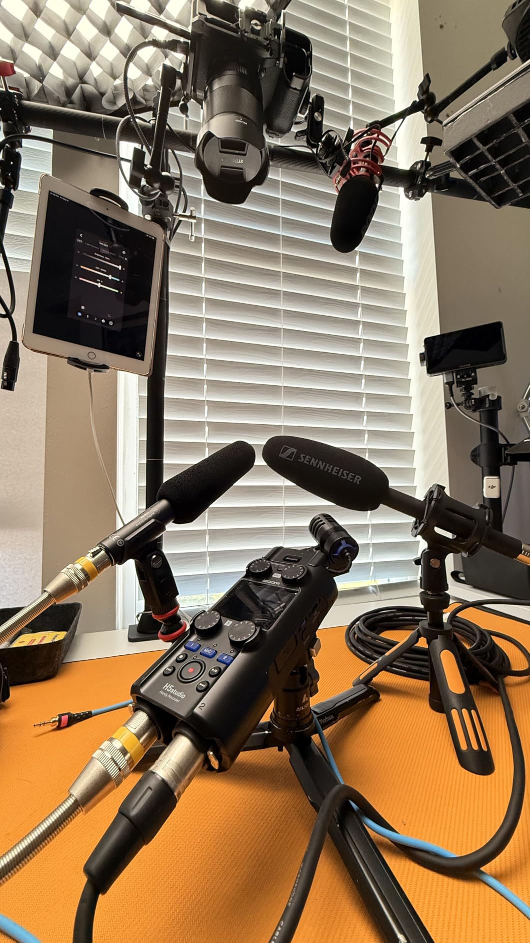 Zoom H5 Studio Handy Recorder for Filmmakers & Musicians | 32-Bit Float, 6 Tracks, F-Series Preamps, Large Stereo Mics, 2 XLR/TRS Inputs, USB Audio Interface customer photo 2